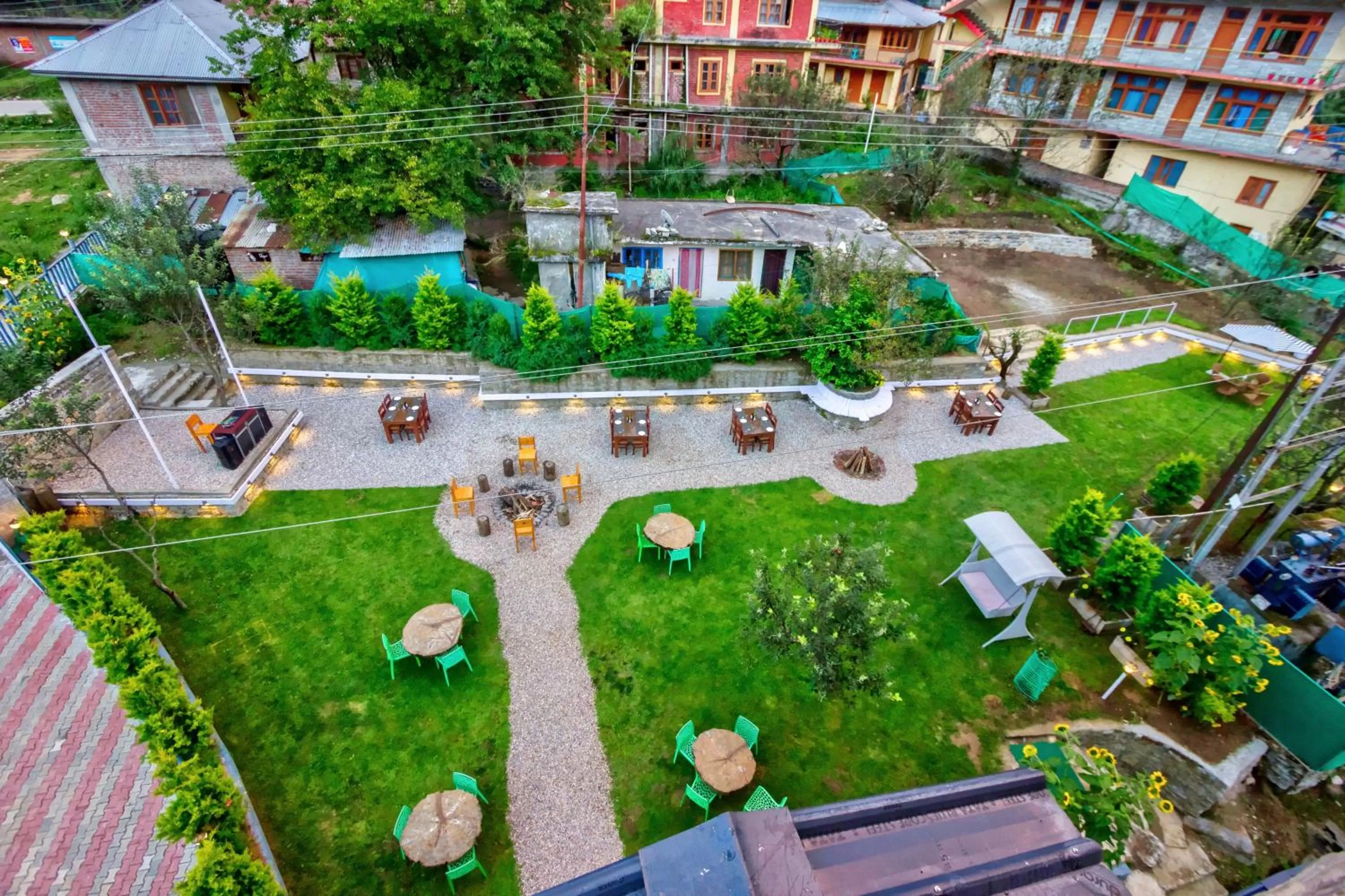 Property building in Snow City's Montana Blues Resort Manali - Heated & Air-Cooled Stay