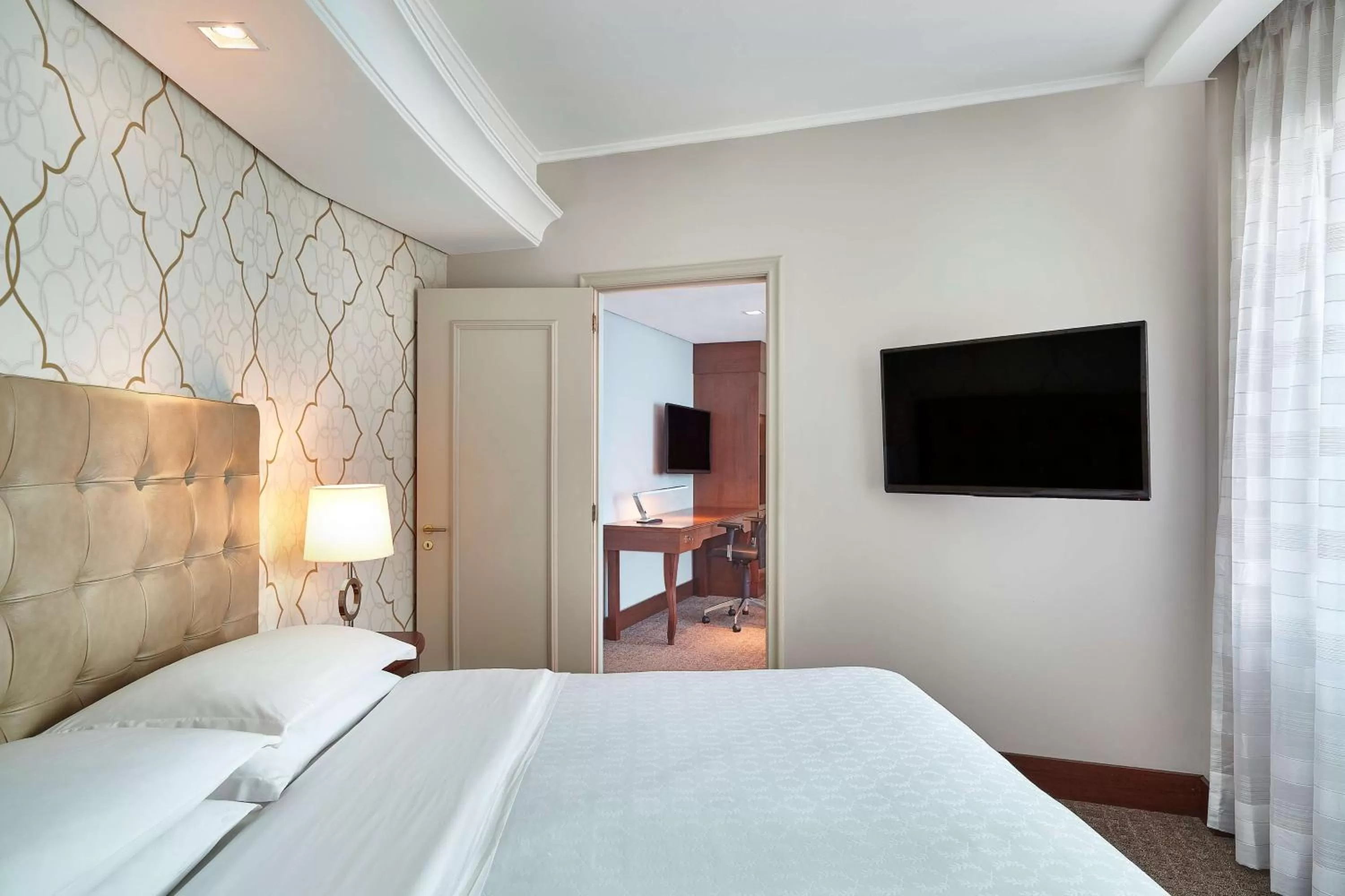 Bedroom, Bed in Hilton Porto Alegre, Brazil