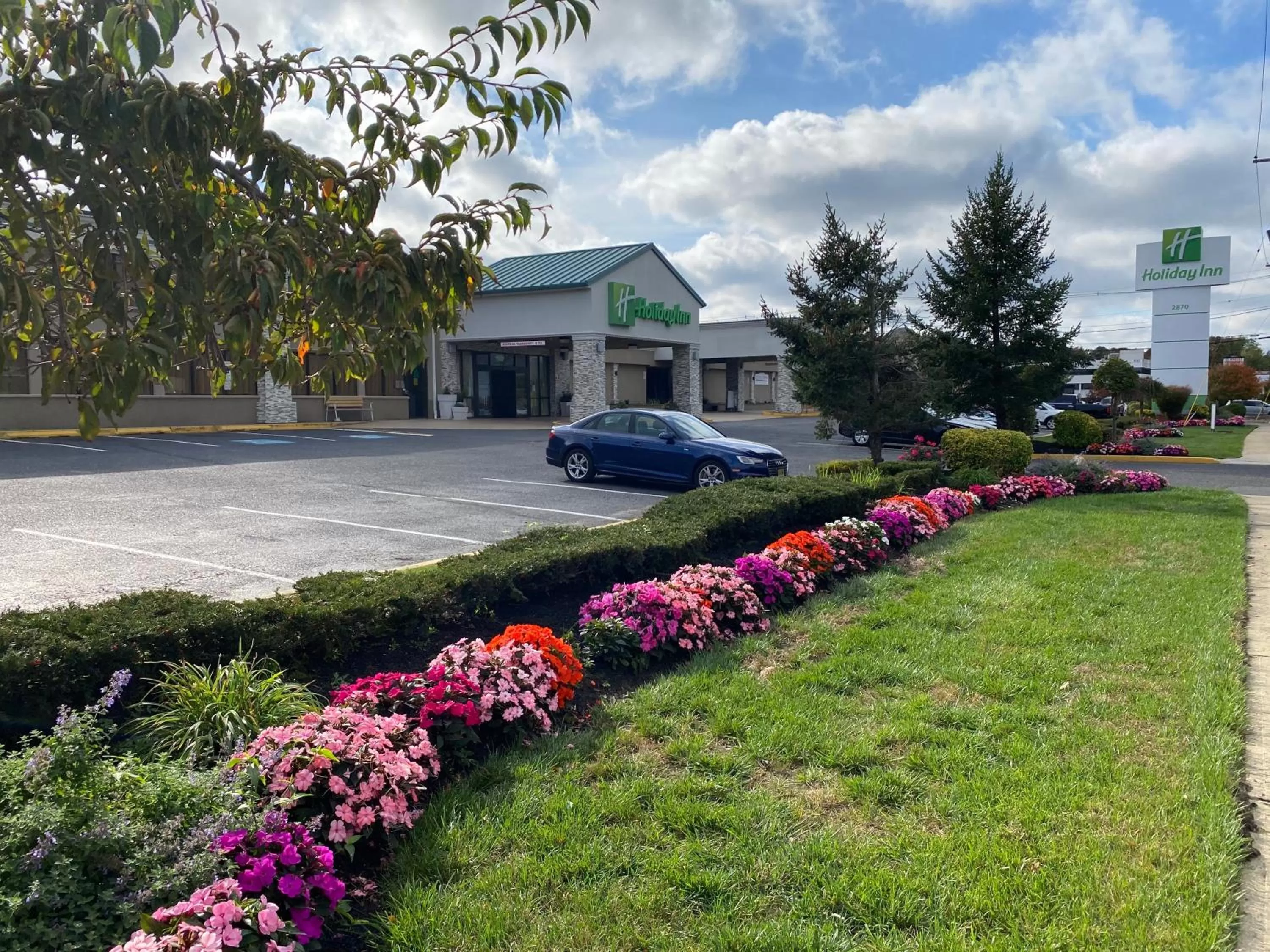 Property building in Holiday Inn Hazlet by IHG