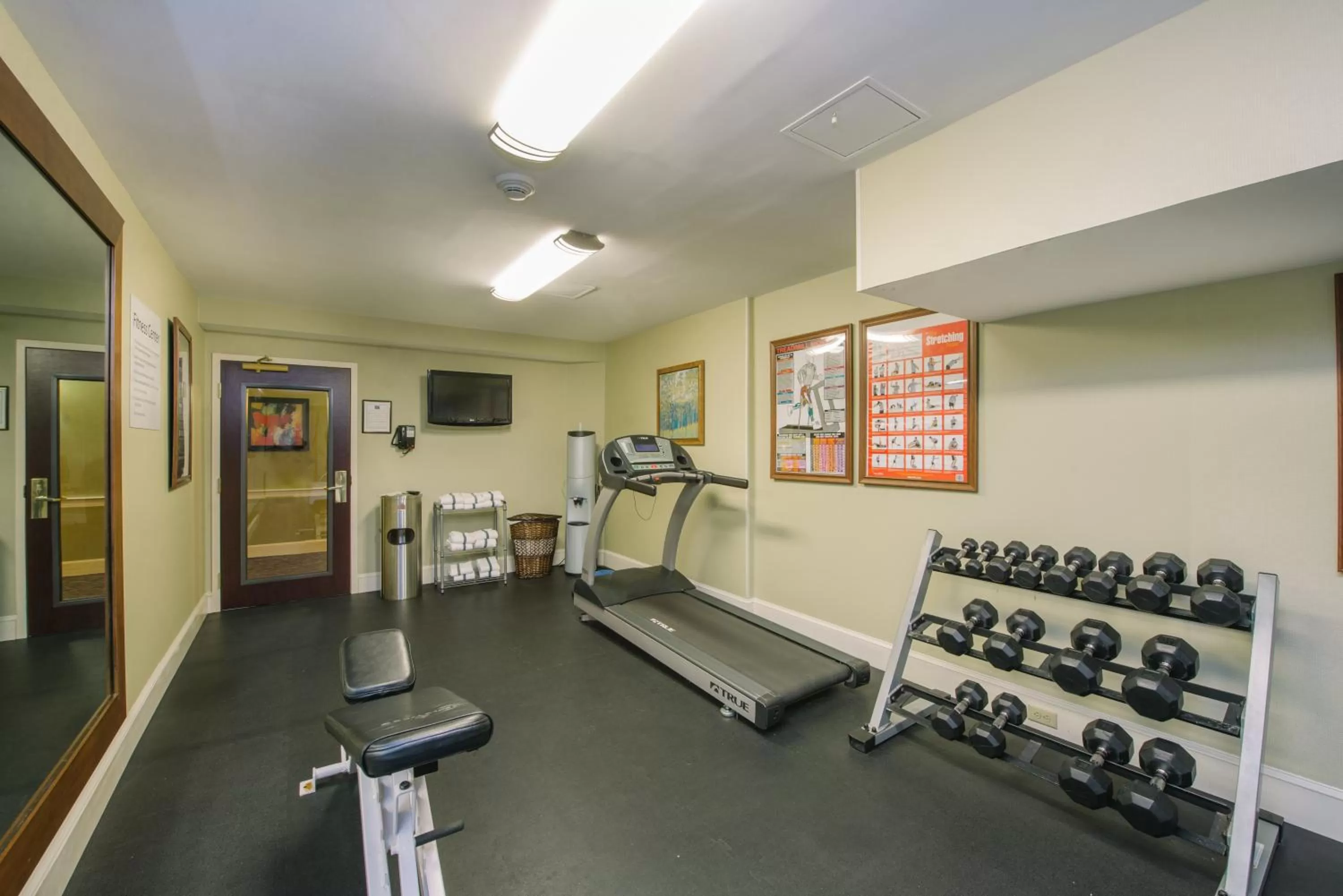 Spa and wellness centre/facilities in Holiday Inn Express and Suites Merrimack by IHG