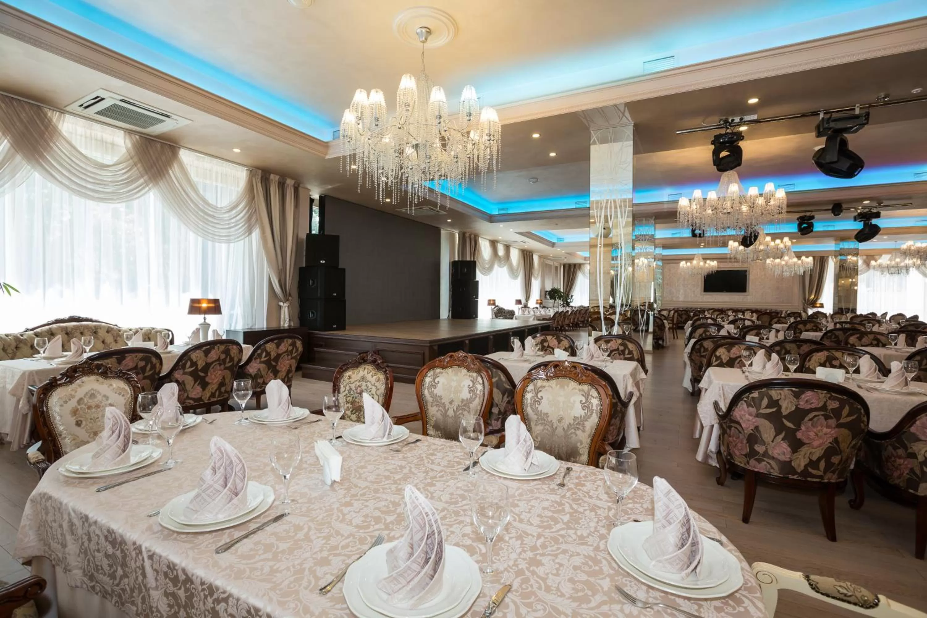 Restaurant/places to eat in Atlantic Garden Resort