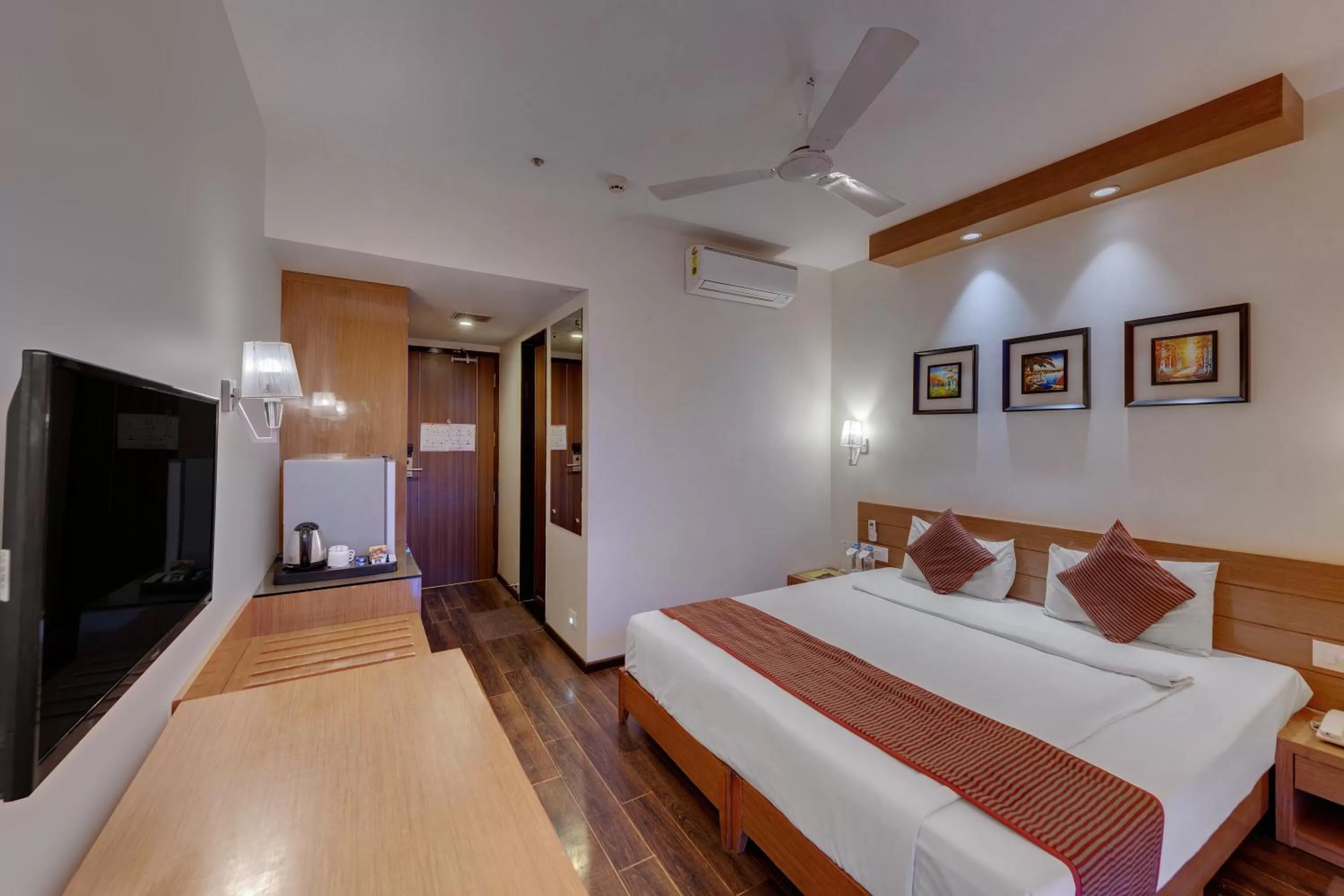 Bed in Grand Fortune Beacon, Ichalkaranji
