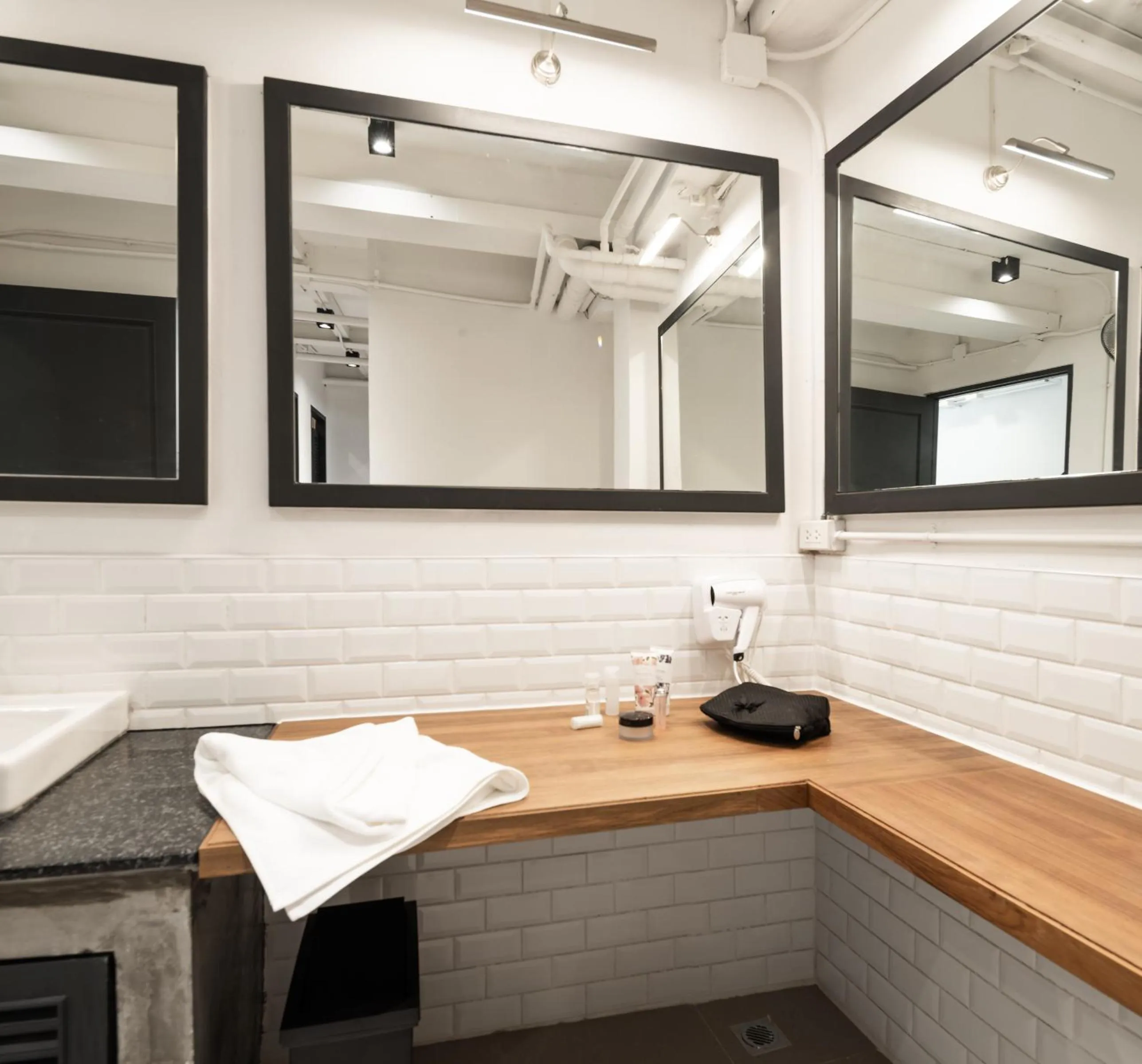 Bathroom in Warm Window Silom