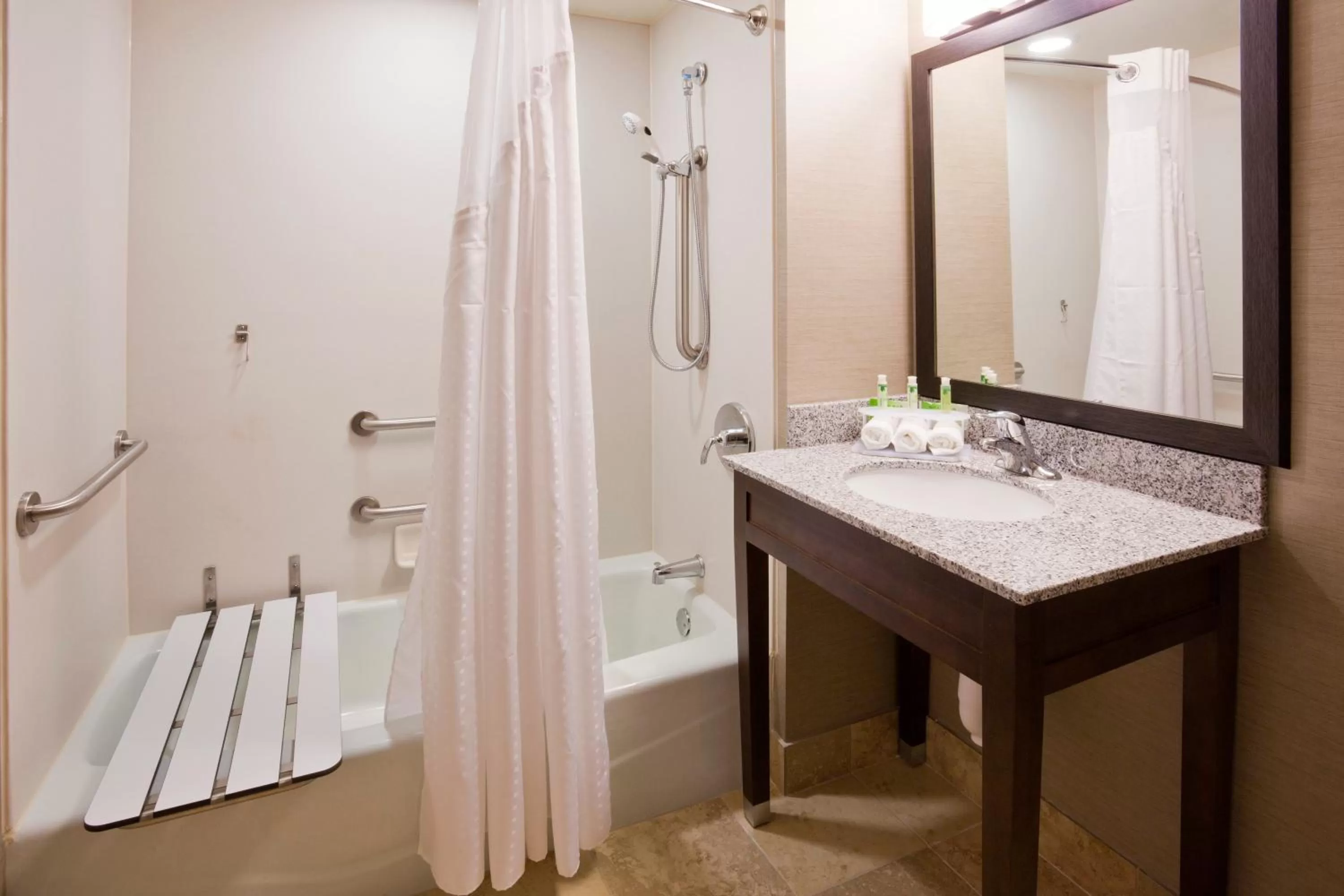 Bathroom in Holiday Inn Express & Suites Willmar by IHG