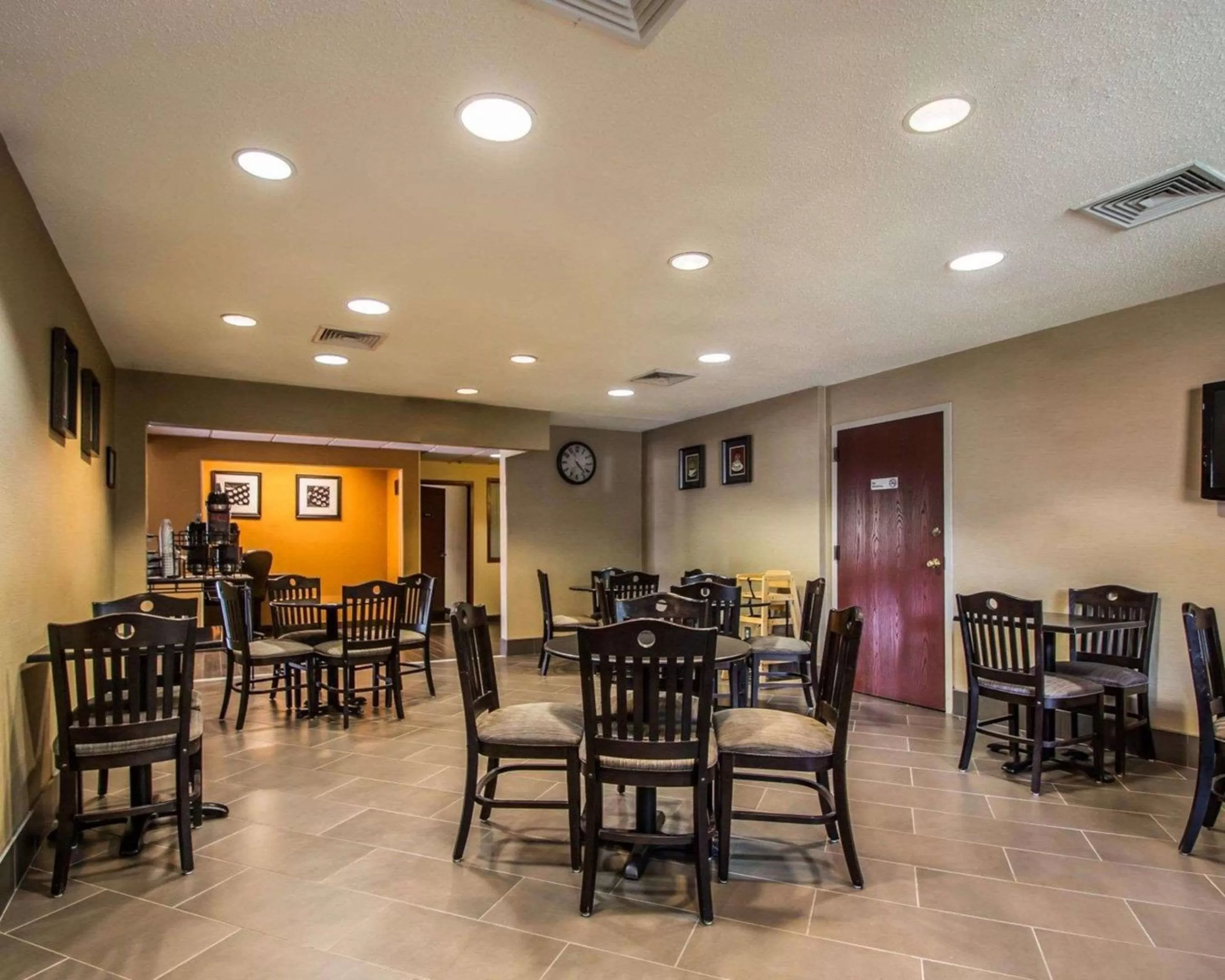 Restaurant/places to eat in Quality Inn & Suites NJ State Capital Area
