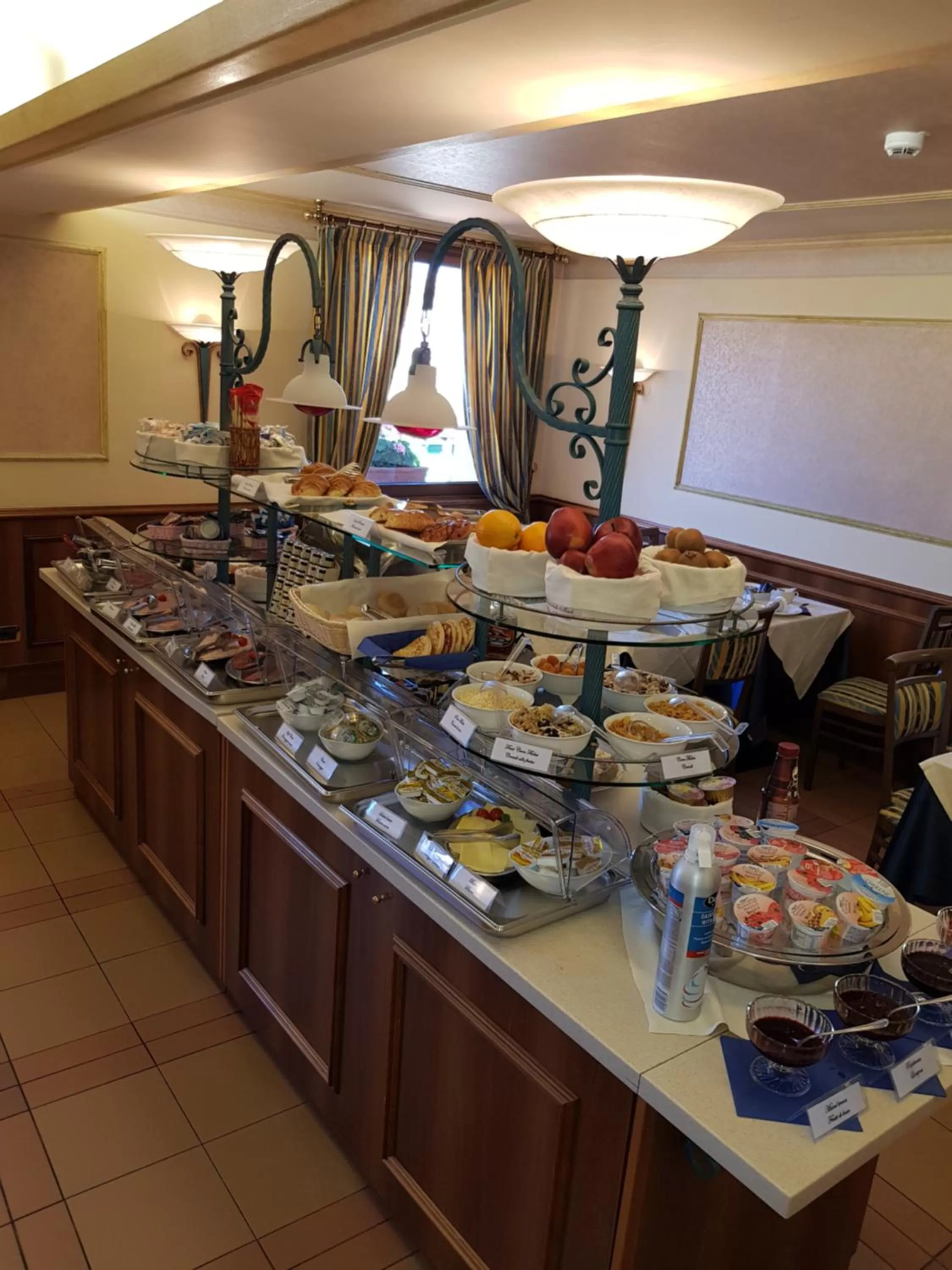 Continental breakfast in Hotel San Donato - Bologna centro