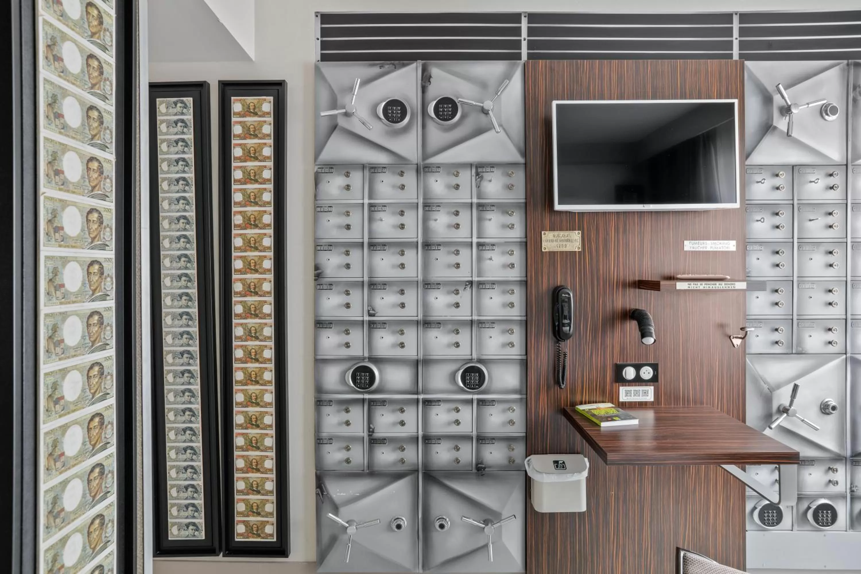 Decorative detail in Urban Style hotel de l'Europe