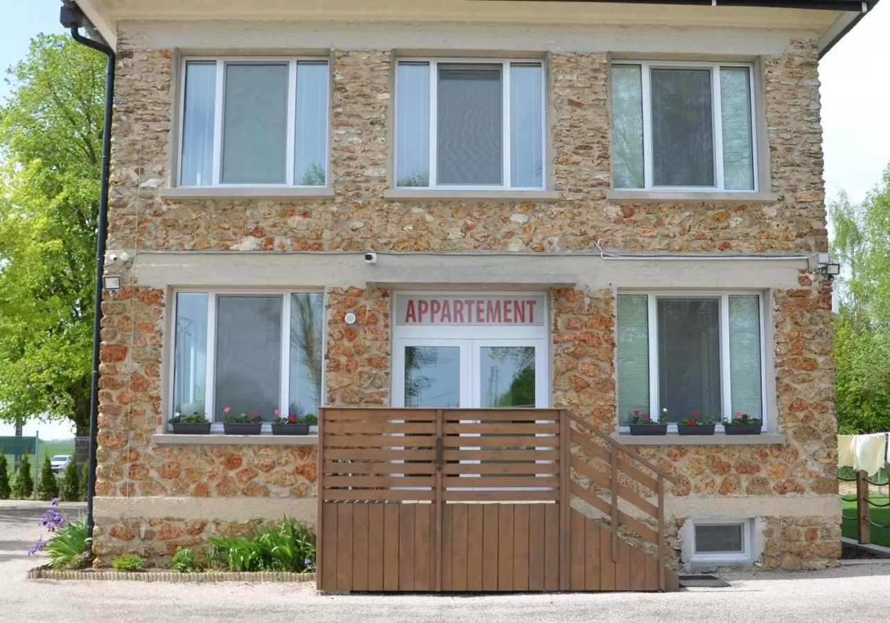 Facade/entrance in Country House Reem