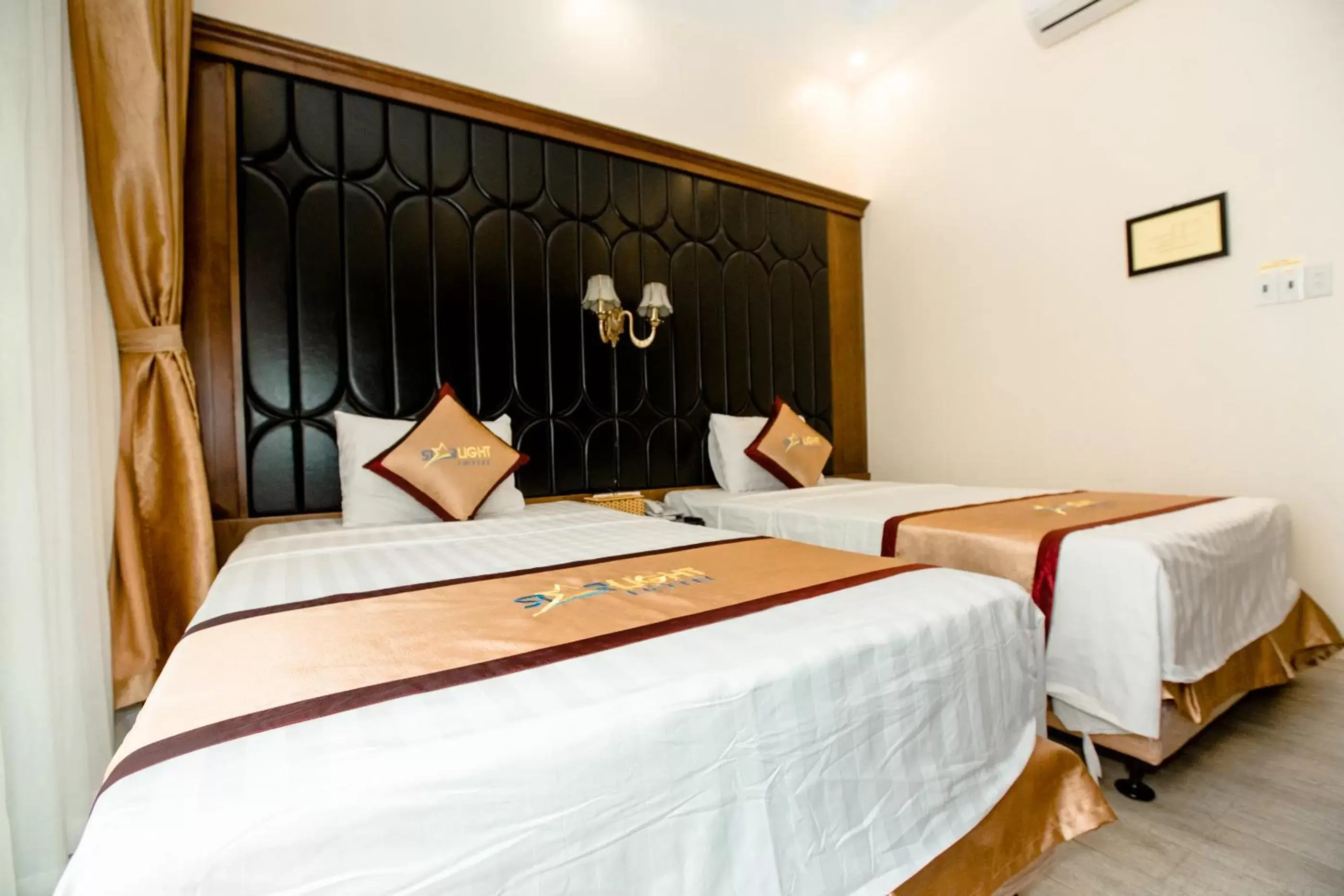 Twin Room with View in HaLong Starlight Inn & Travel Twin Room with View in HaLong Starlight Inn & Travel