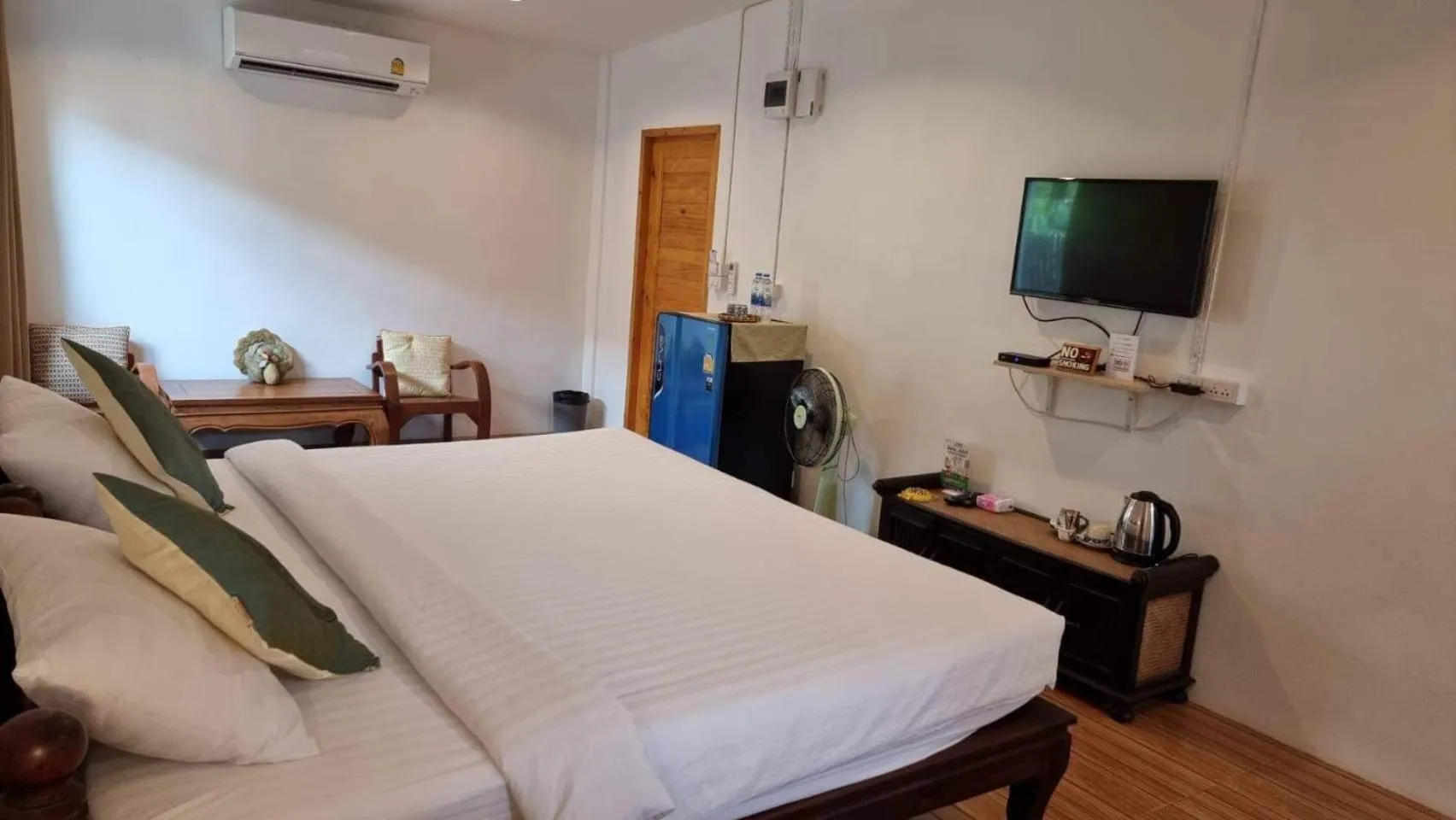 Photo of the whole room in OldTown Boutique House Sukhothai