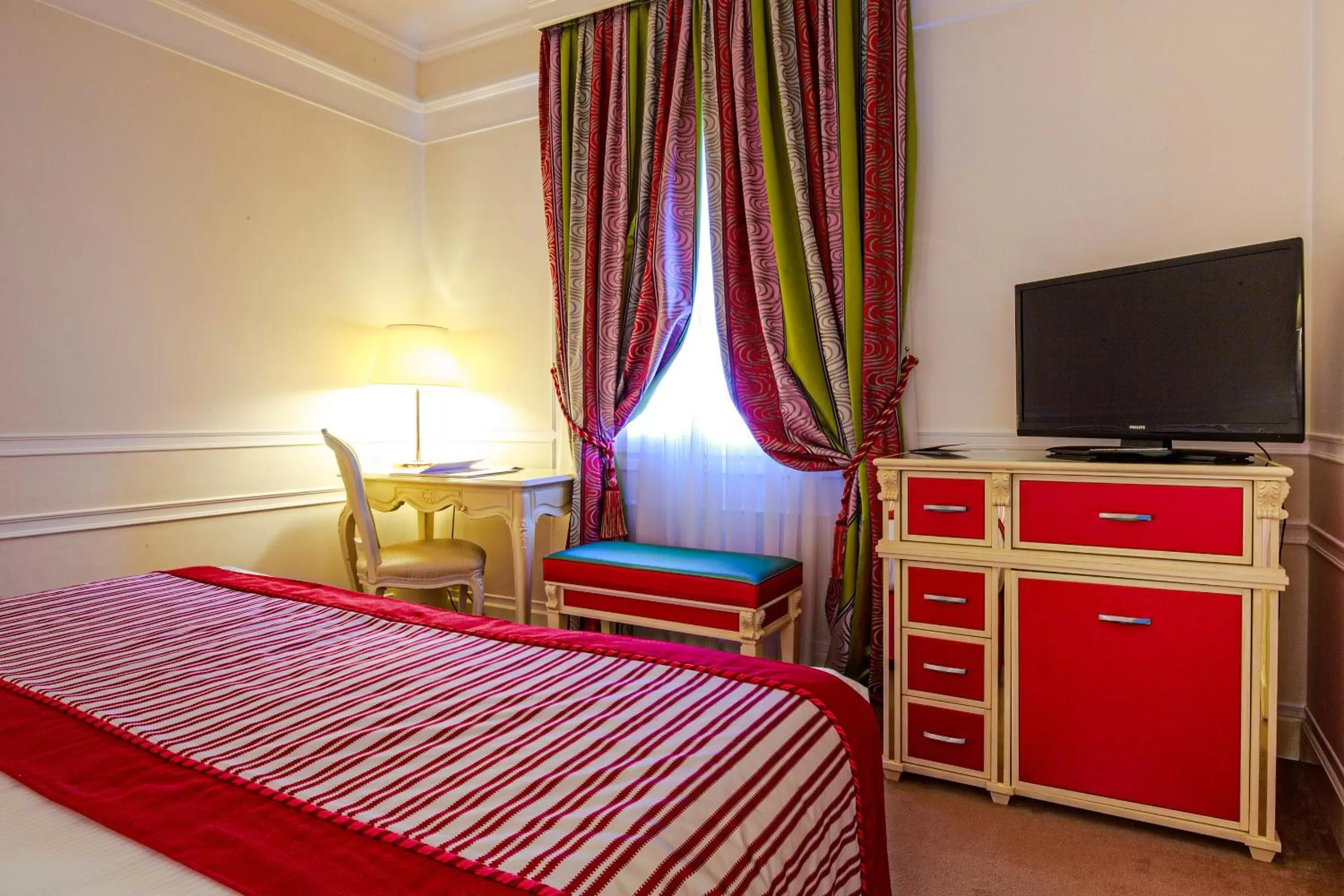 Bedroom, Bed in Grand Hotel Des Bains