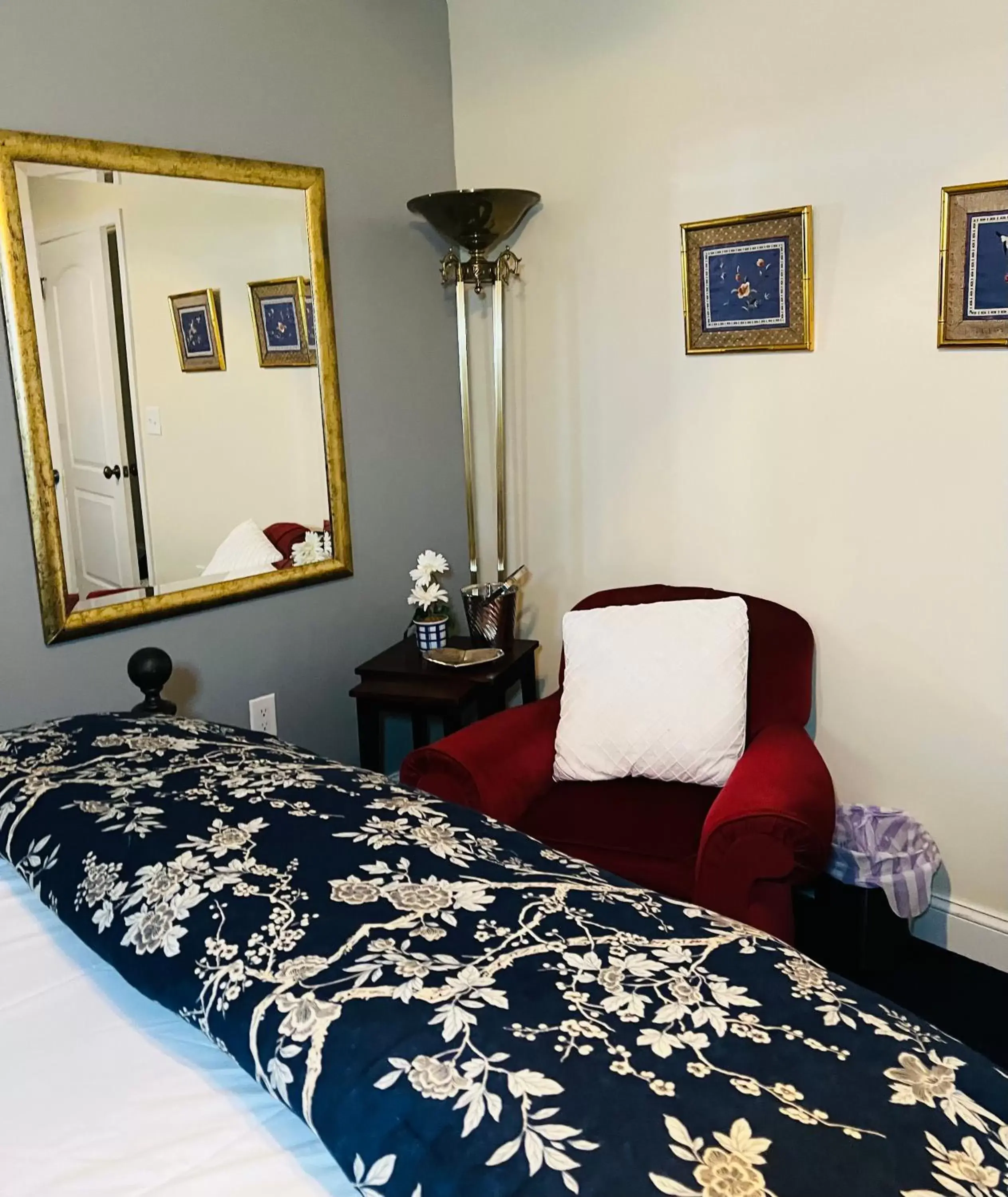 Double Room in Ma Margarets House Bed and Breakfast Double Room in Ma Margarets House Bed and Breakfast