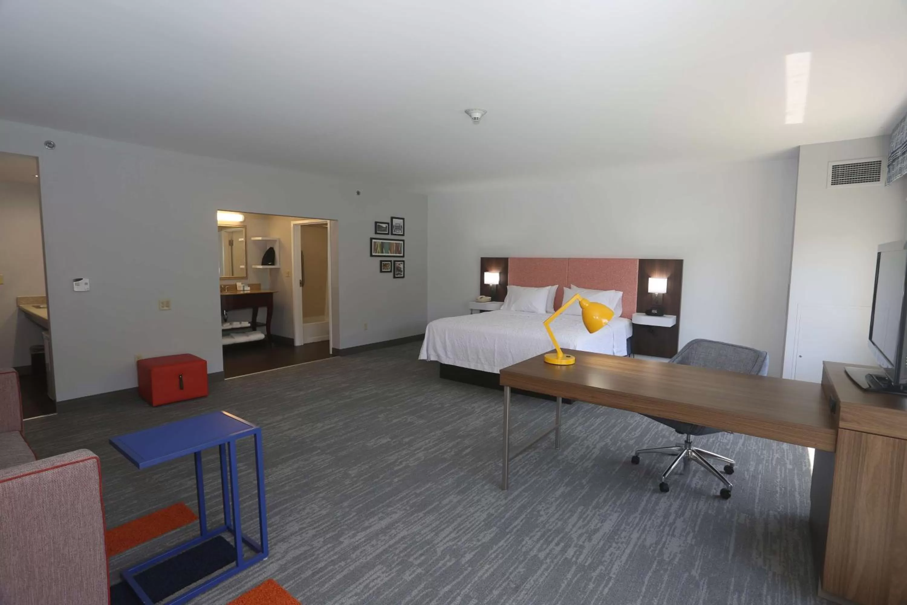 Bedroom, Bed in Hampton Inn Owego