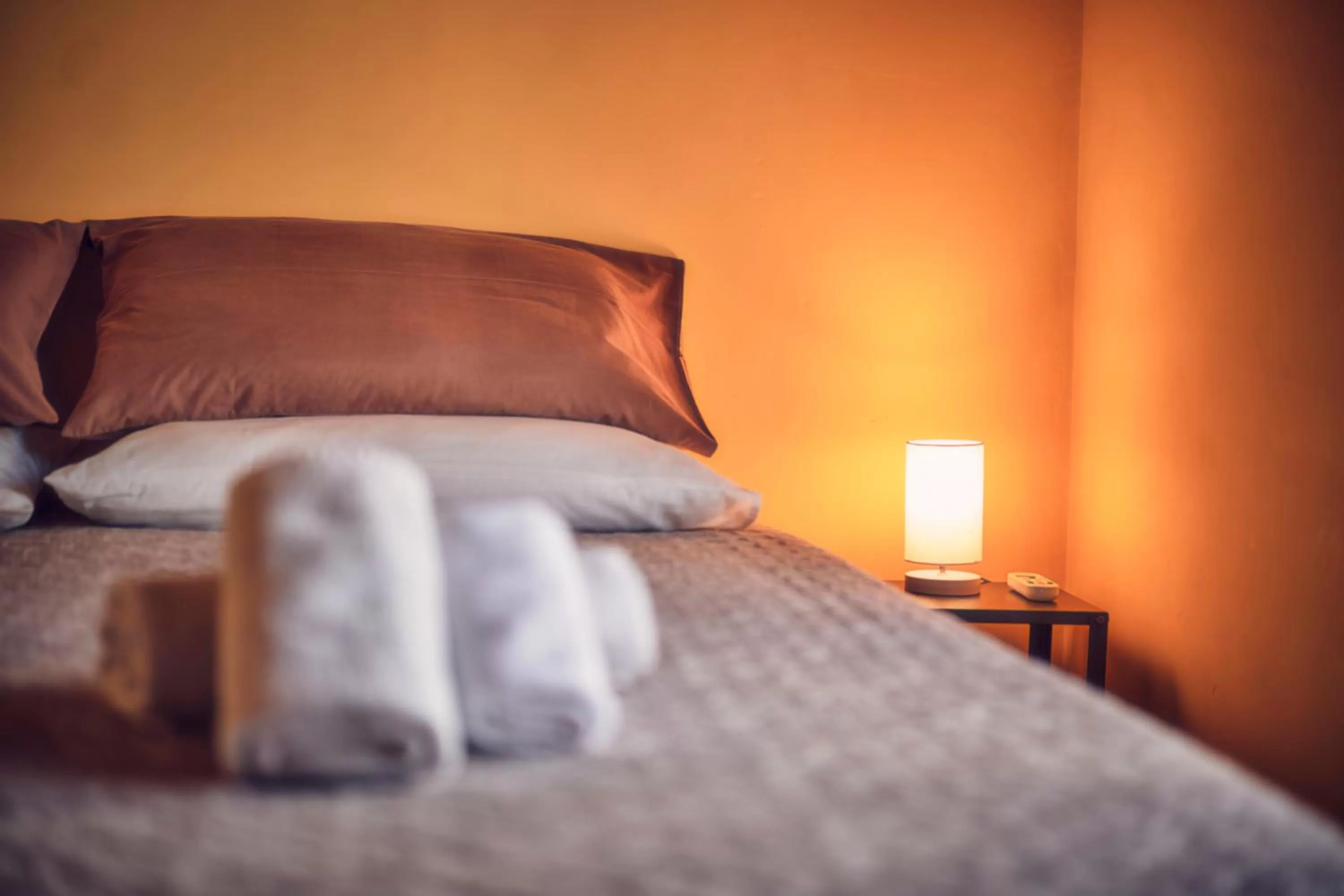 Bed in Travelershome 212 Airport