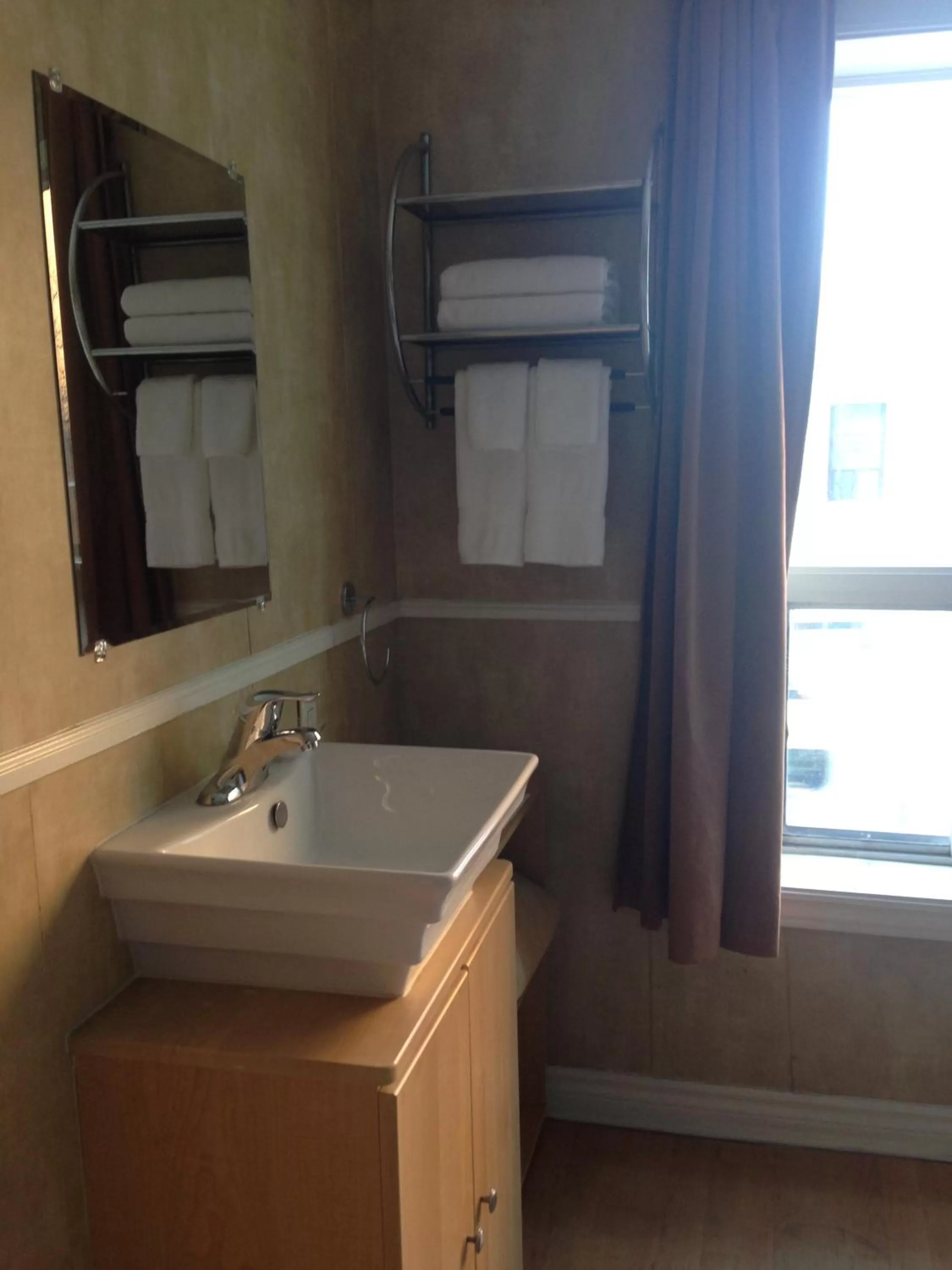 Decorative detail in The Rex Hotel Jazz & Blues Bar