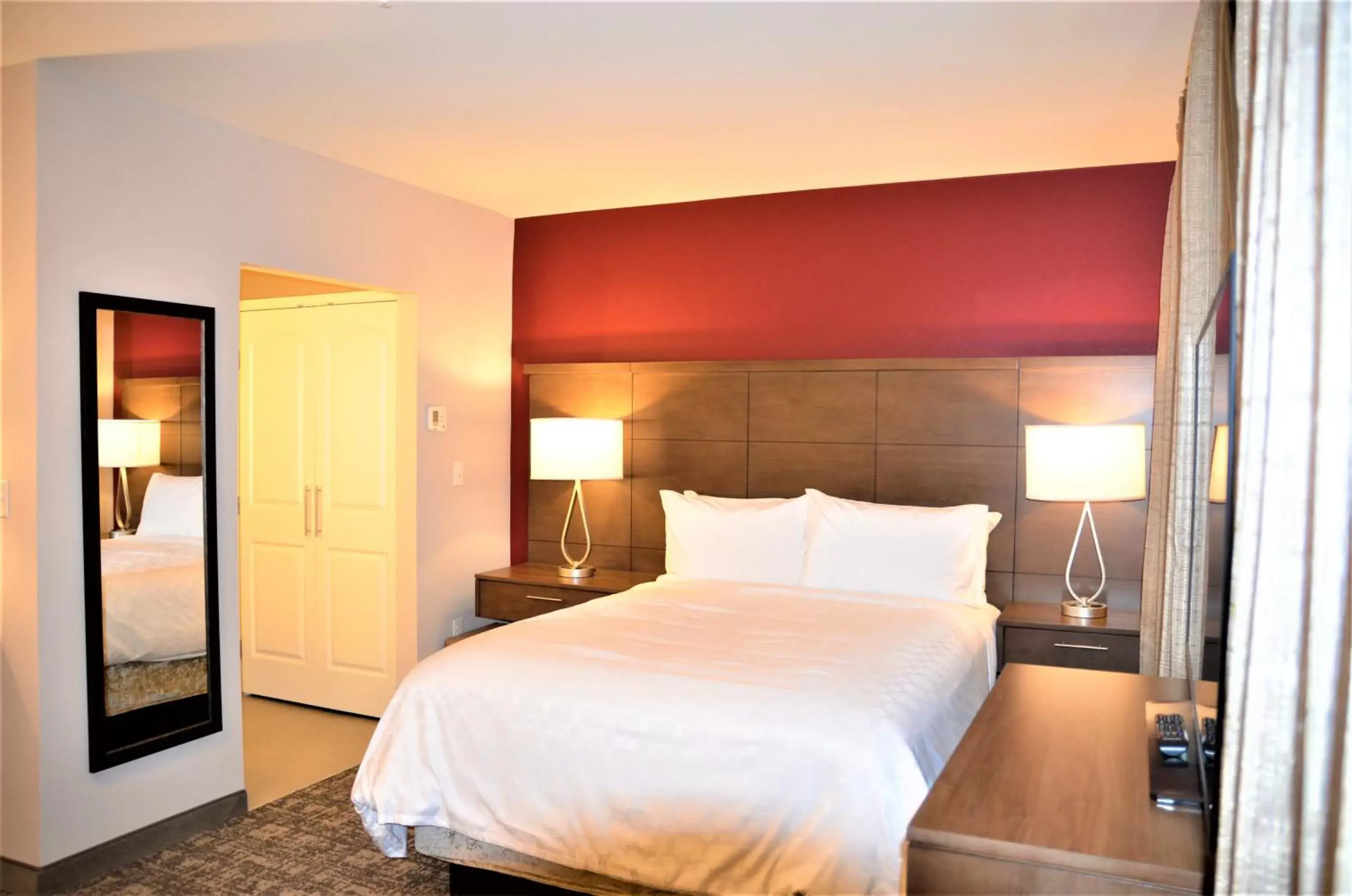 Studio Queen Suite with Accessible Roll-In Shower - Non-Smoking in Staybridge Suites - Orenco Station, an IHG Hotel Studio Queen Suite with Accessible Roll-In Shower - Non-Smoking in Staybridge Suites - Orenco Station, an IHG Hotel