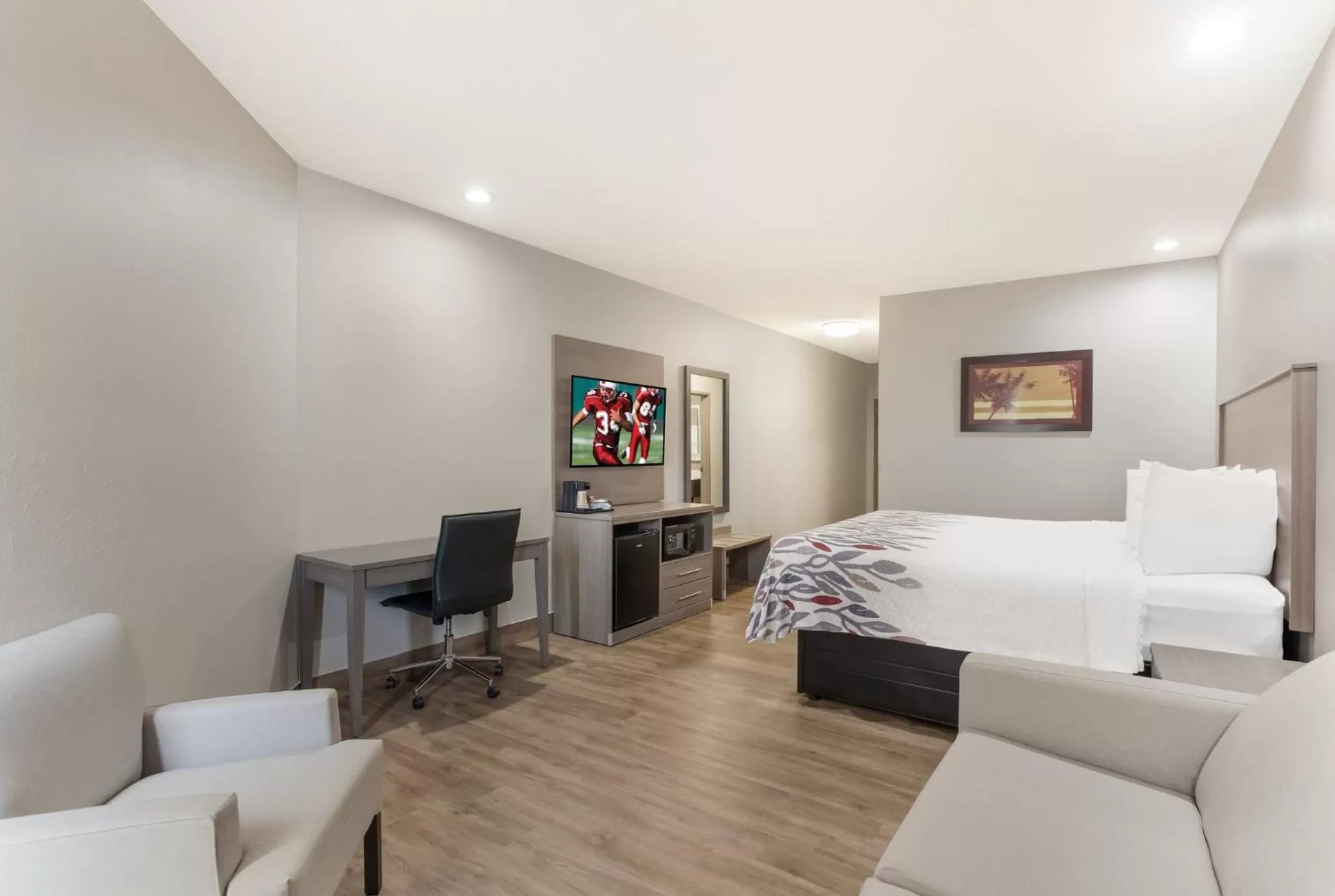 Photo of the whole room, Bed in Red Roof Inn & Suites Corbin