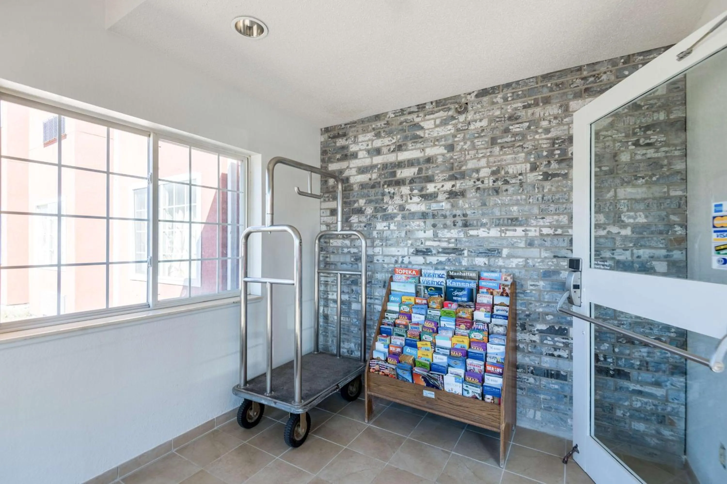 Lobby or reception in Motel 6-Olathe, KS