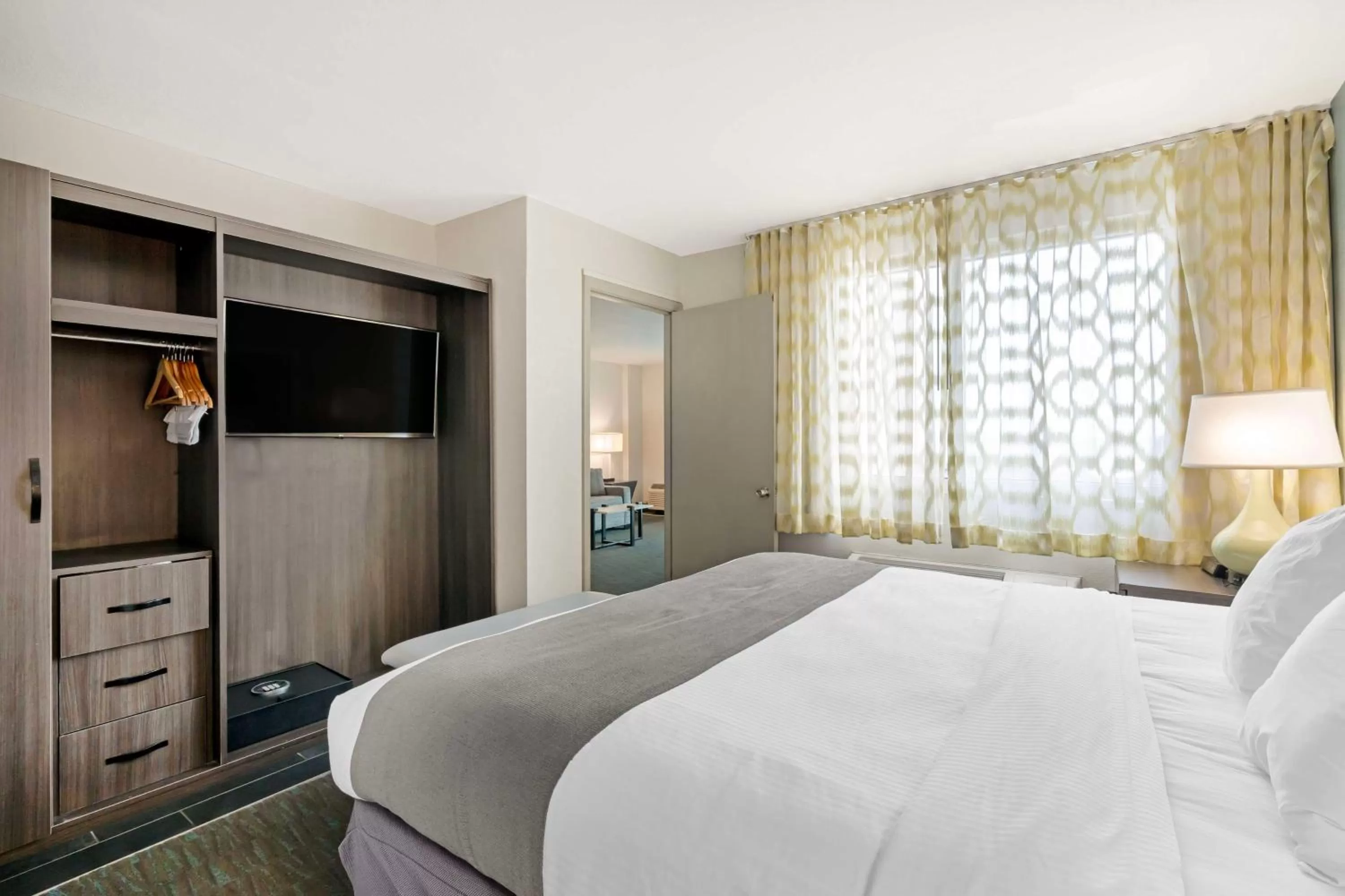 Bedroom, Bed in Best Western Plus Daytona Inn Seabreeze