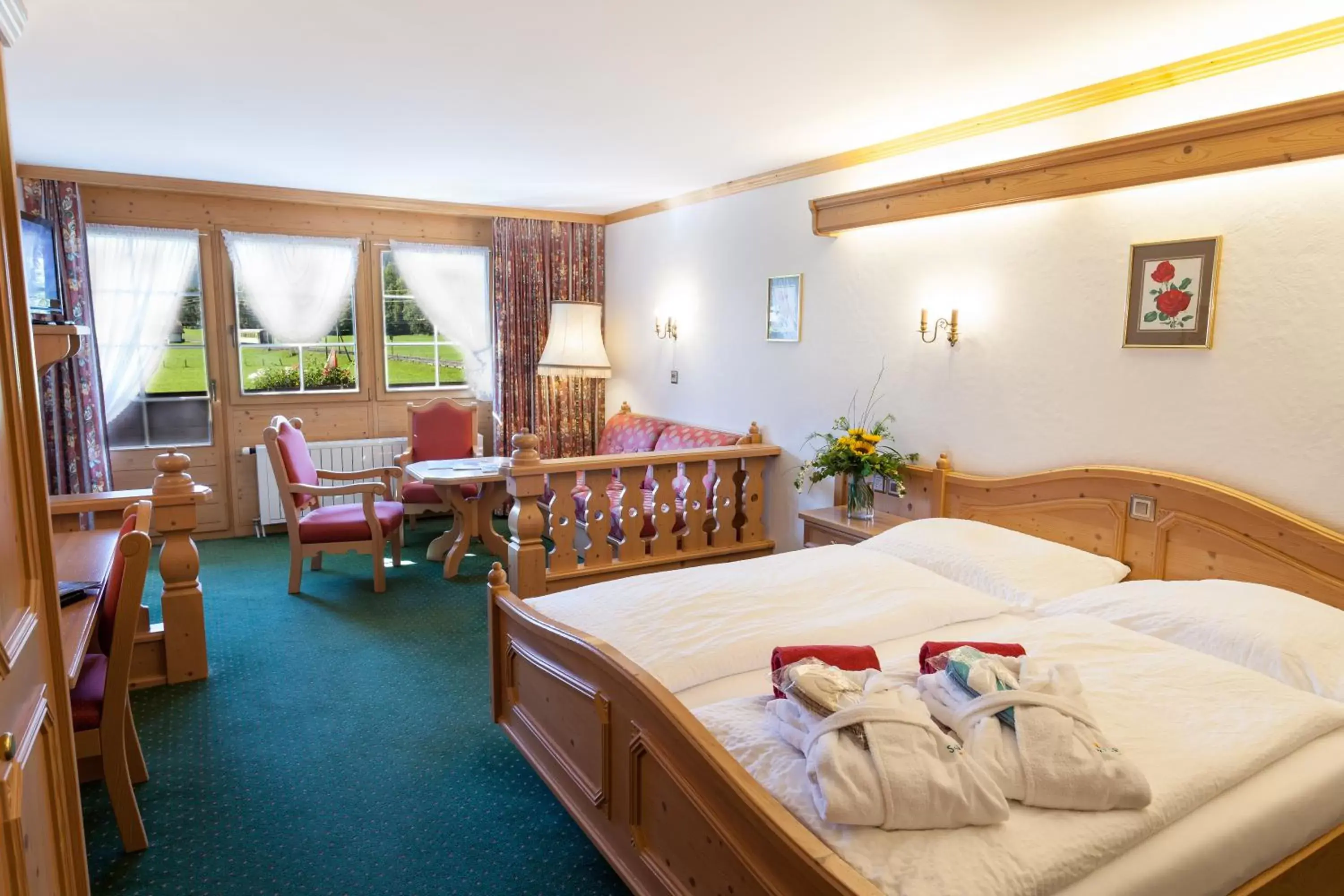 Junior Suite with Balcony & Mountain View in Hotel Simmenhof Junior Suite with Balcony & Mountain View in Hotel Simmenhof