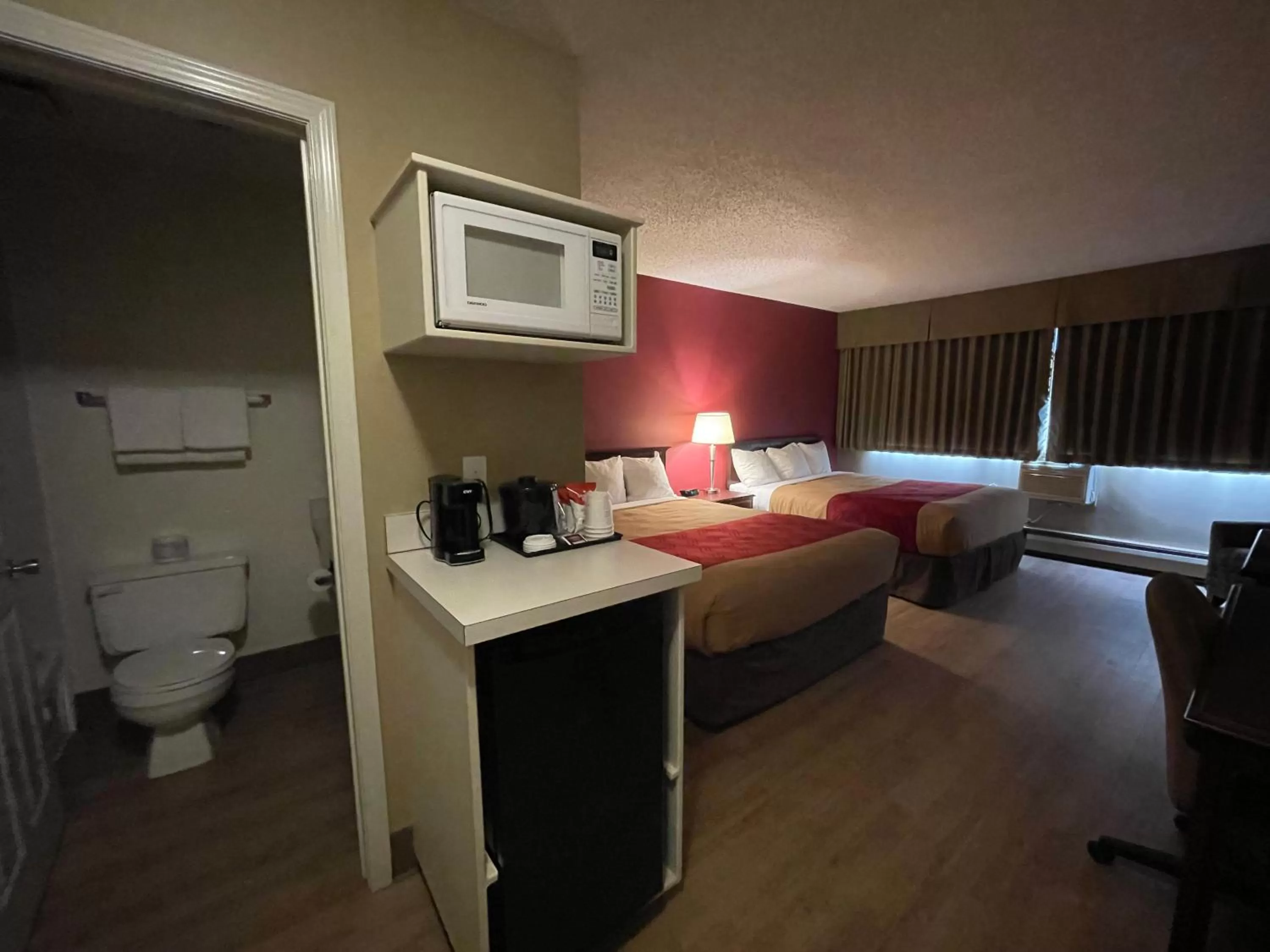 Photo of the whole room, Bed in Travelodge by Wyndham Fort St John