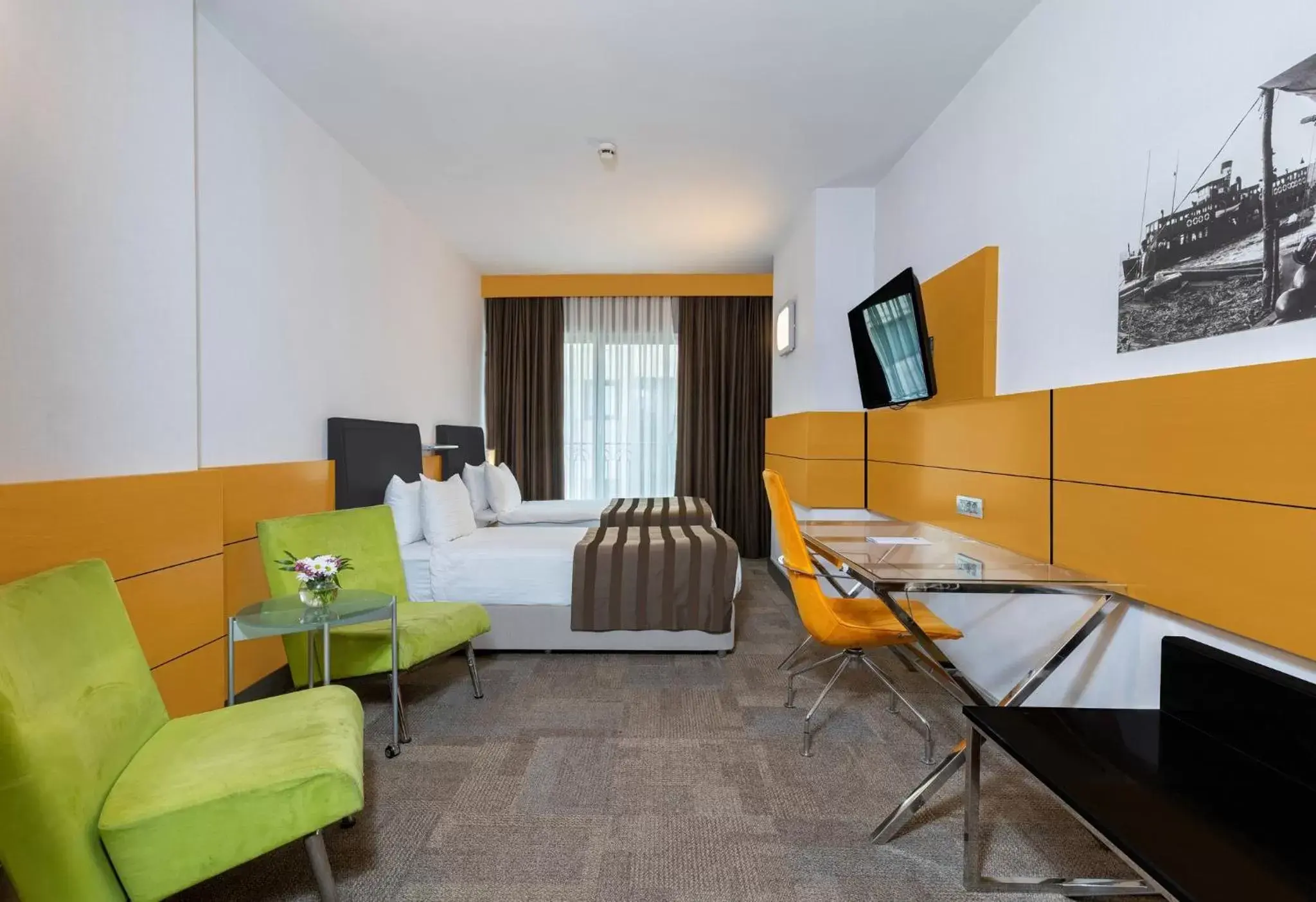 Executive Room with Lounge Access in Point Hotel Taksim Executive Room with Lounge Access in Point Hotel Taksim