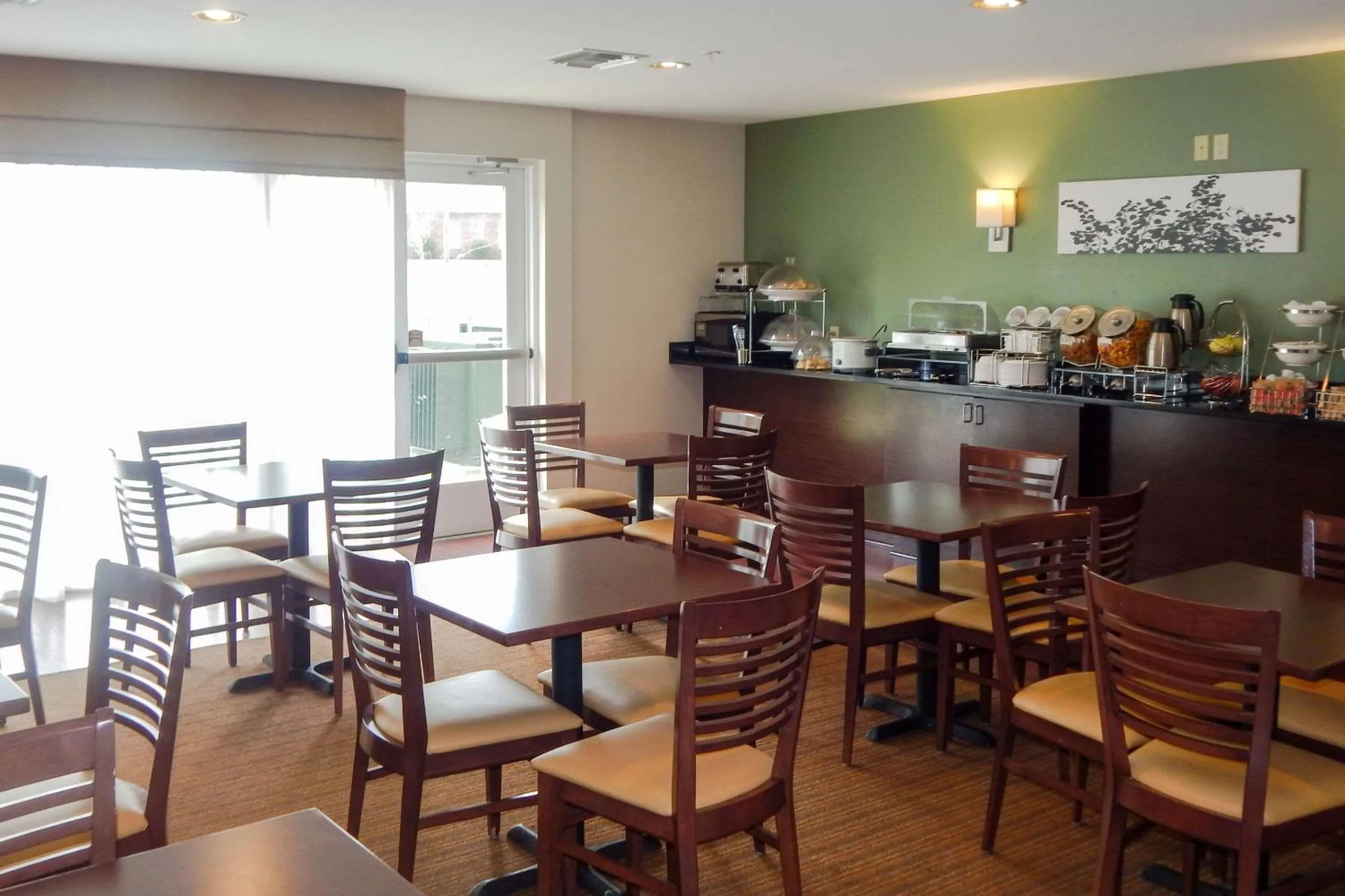 Restaurant/places to eat in Sleep Inn & Suites Evergreen I-65