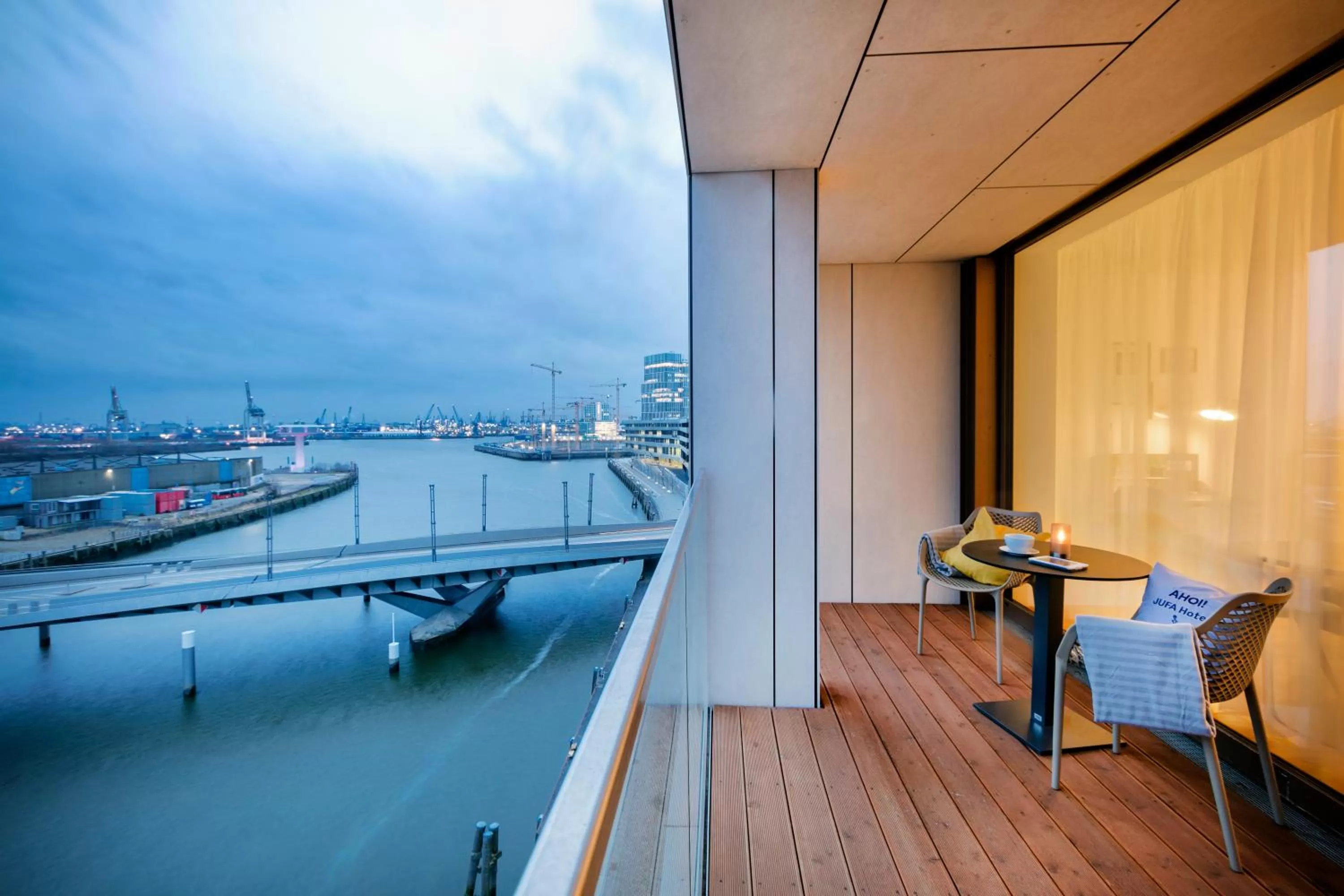 Comfort Suite (3 Adults) in JUFA Hotel Hamburg HafenCity