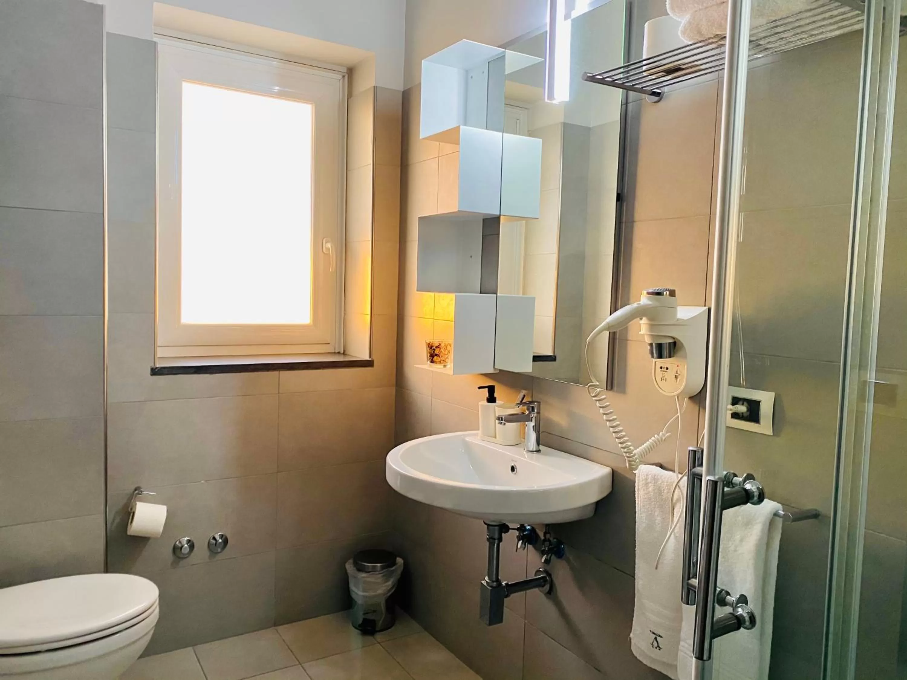 Bathroom in Victoria Hotel