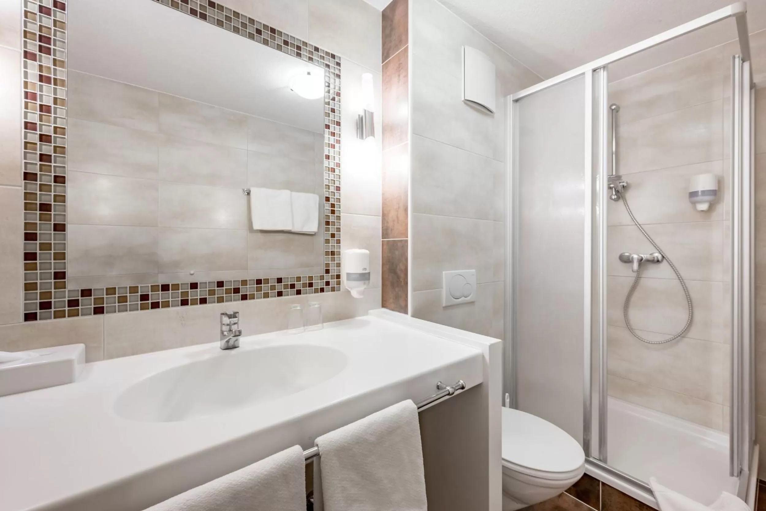 Shower in Gasthof Schroll