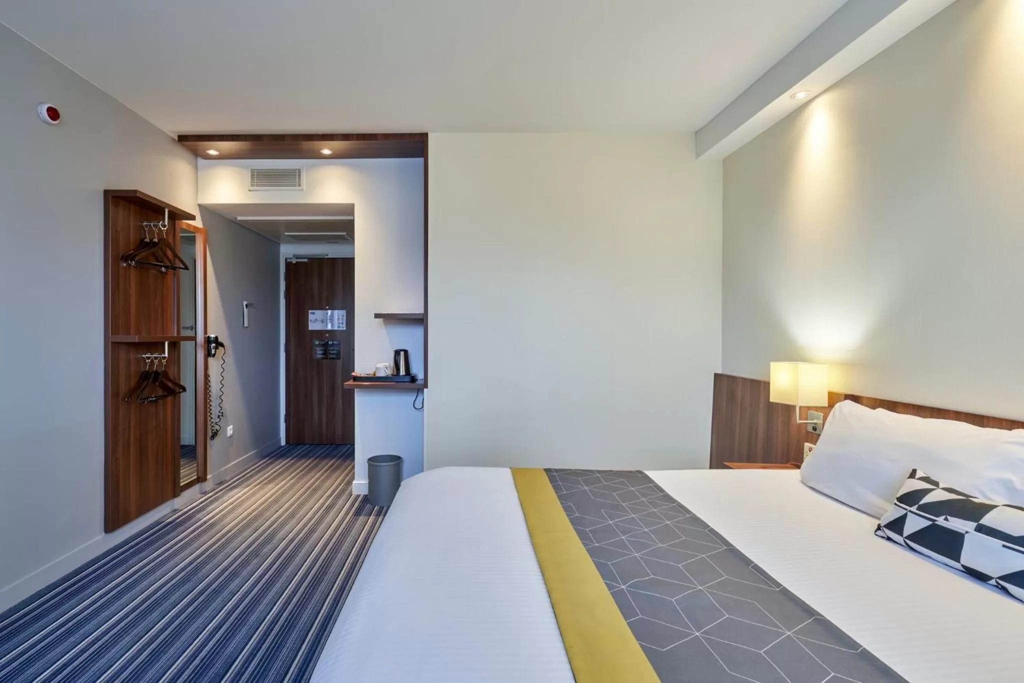 Photo of the whole room, Bed in Holiday Inn Express Strasbourg Centre by IHG