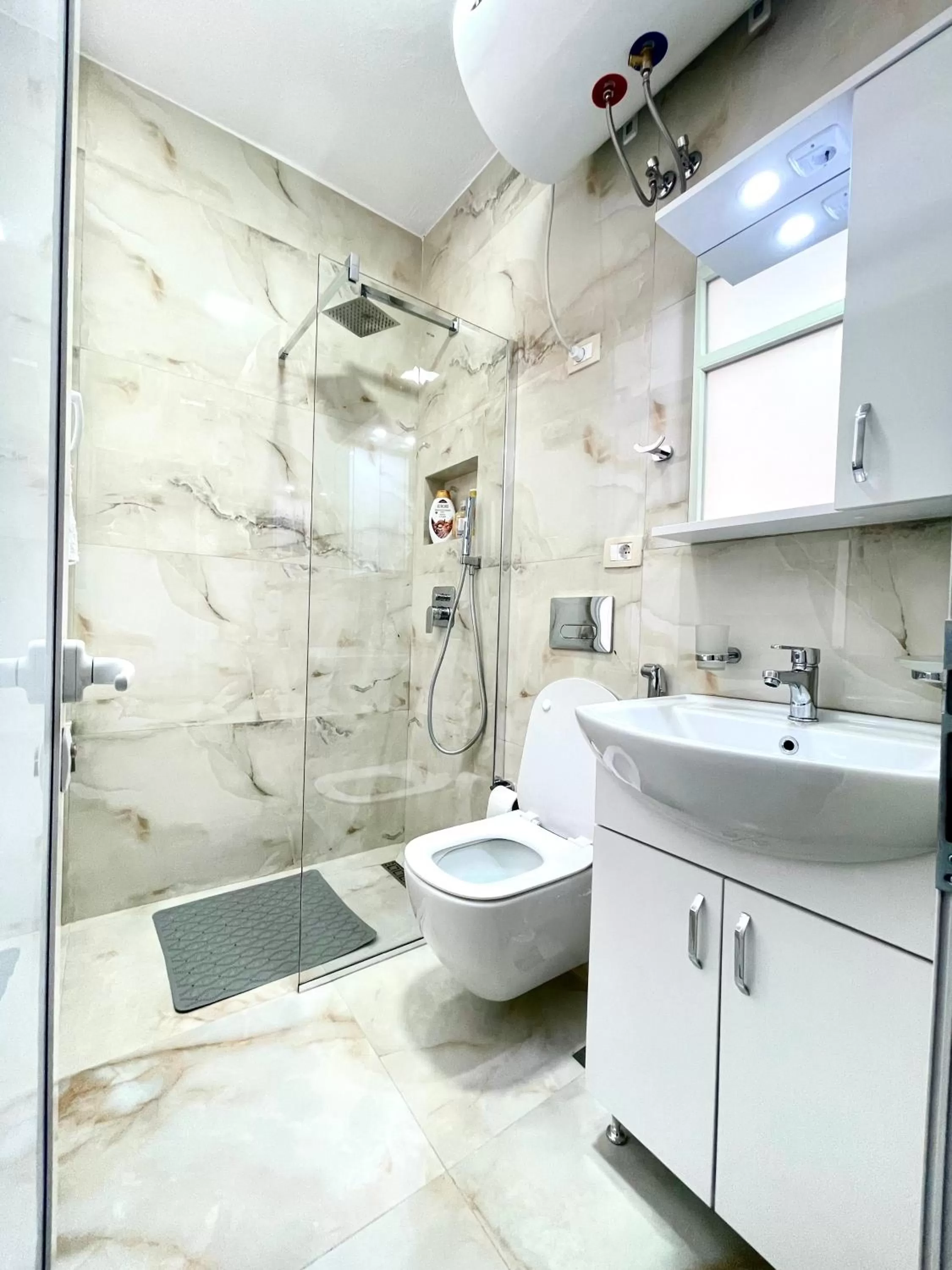 Bathroom in Centrum Hotel