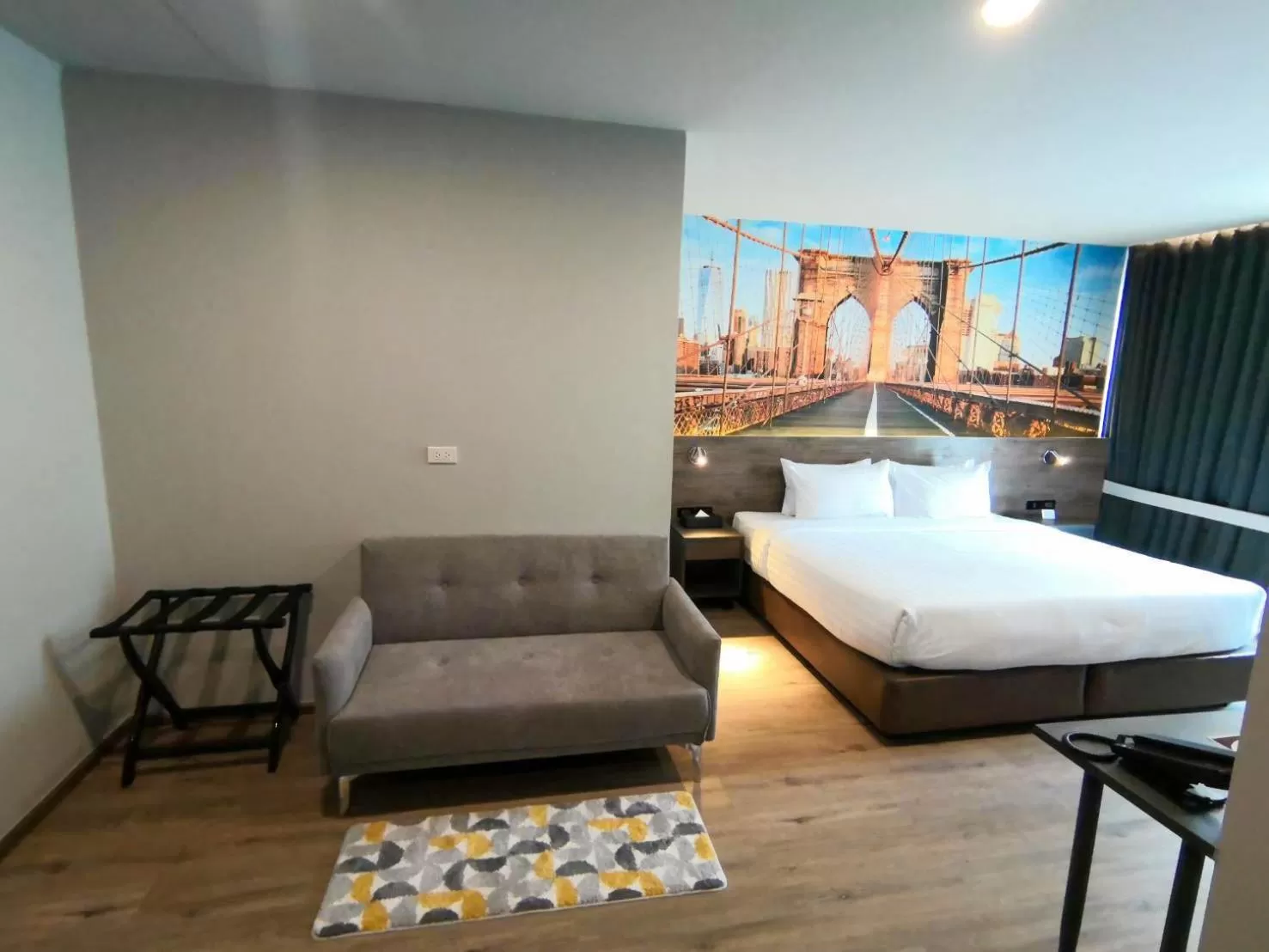 Photo of the whole room, Bed in Manhattan Hotel Bangkok