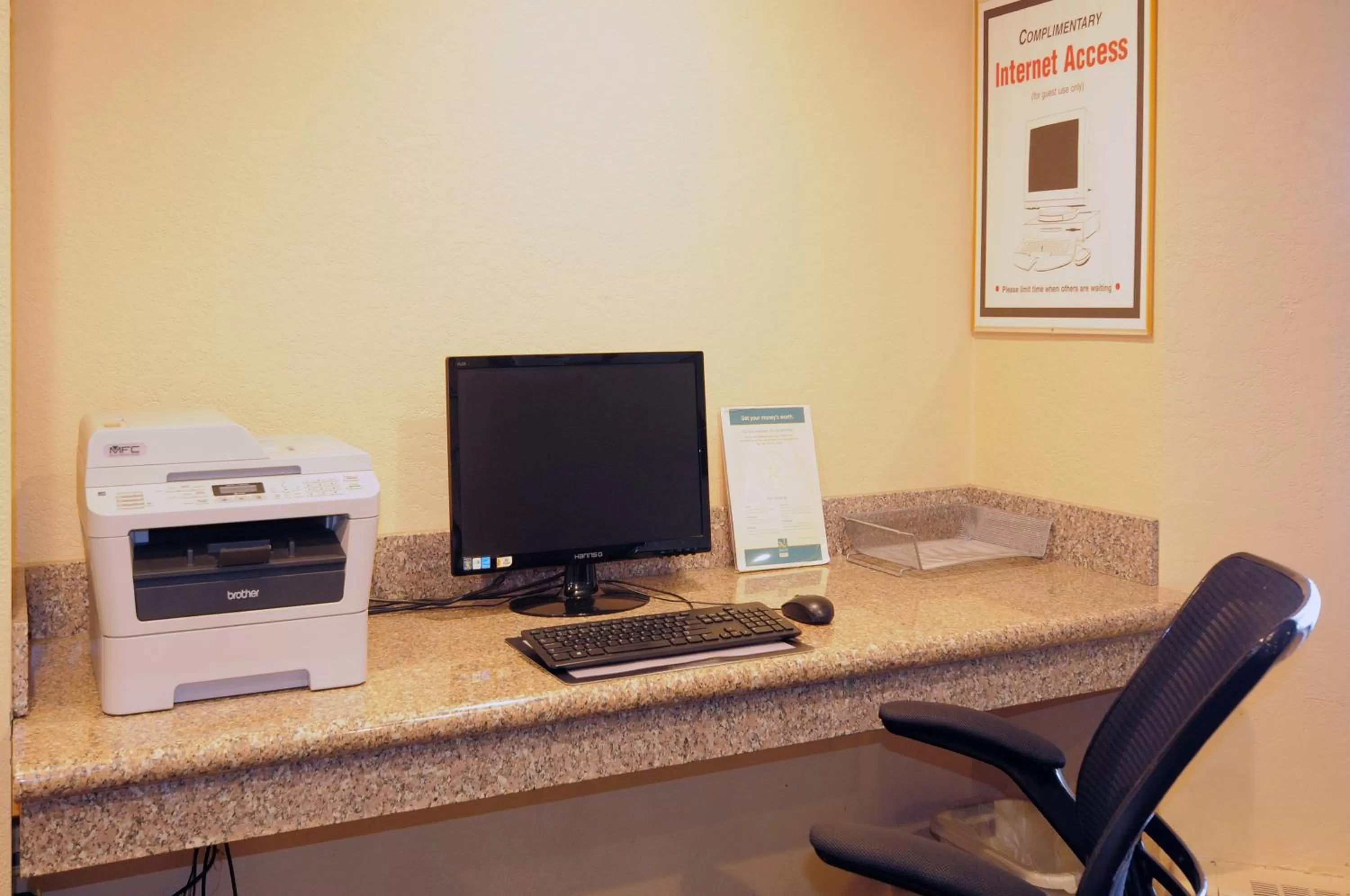 Business facilities in Quality Inn Stadium Area Green Bay Stadium