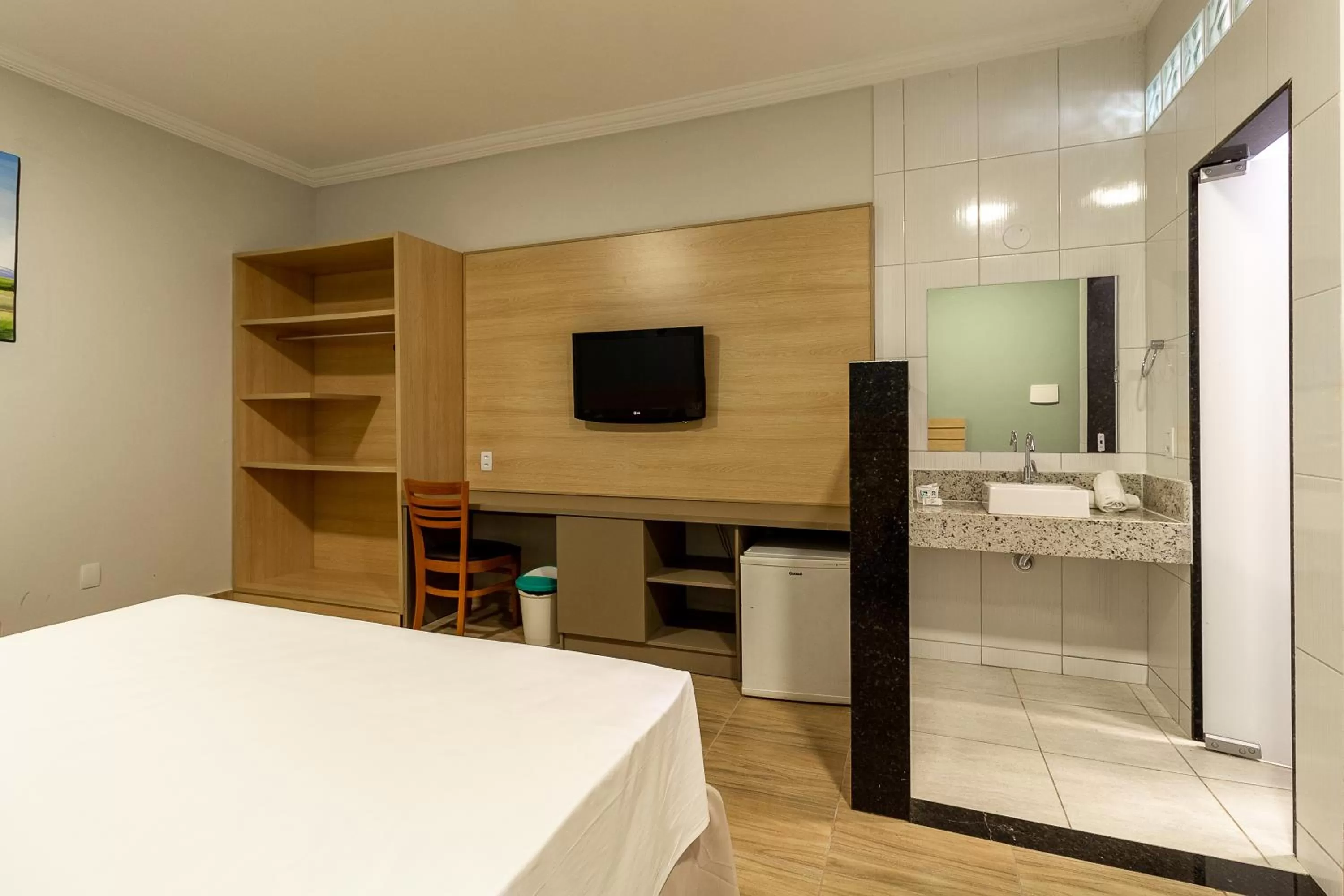 Bedroom, Bed in Porto Mar Hotel