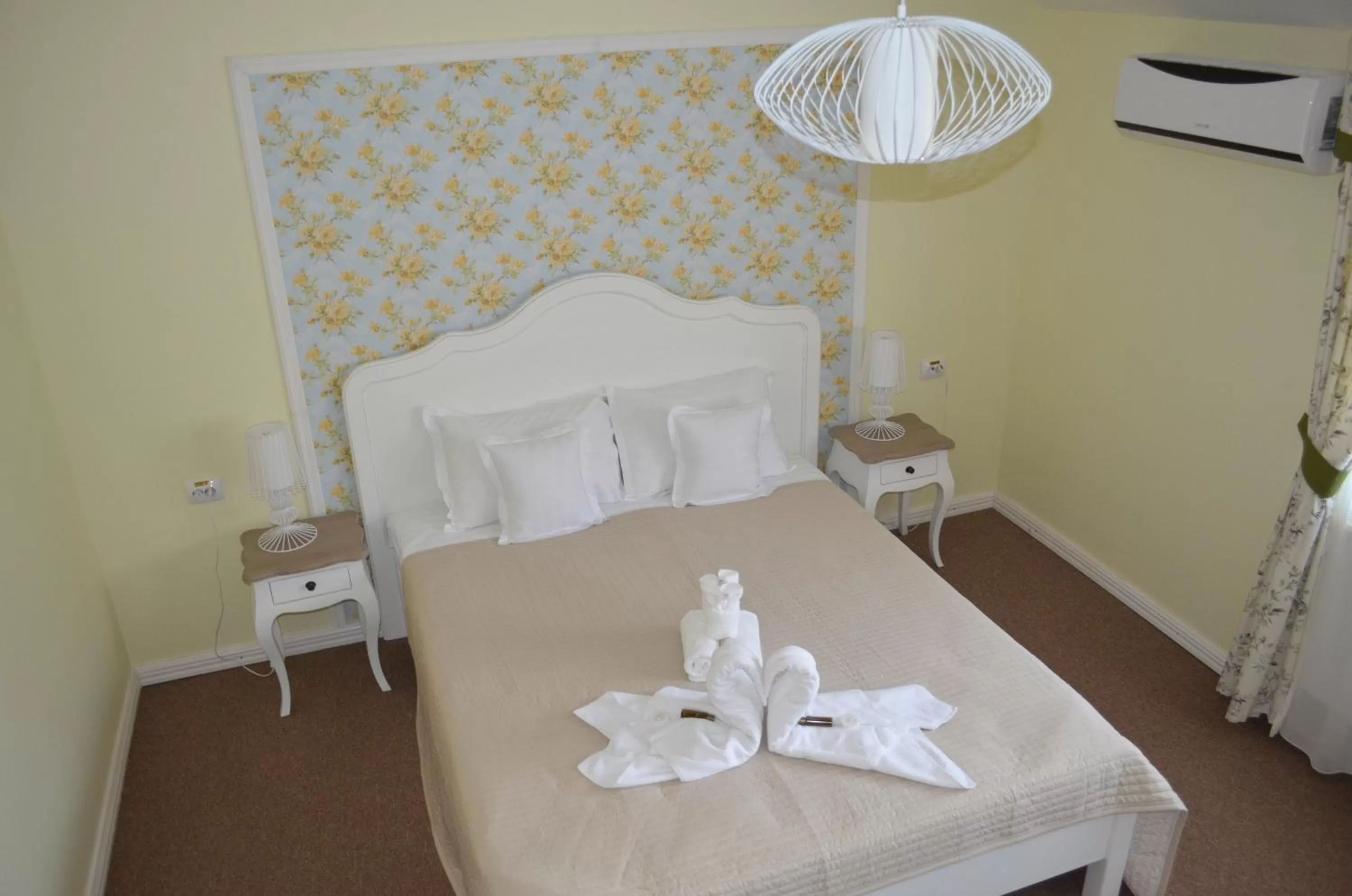 Bed in Vip Motel Restaurant