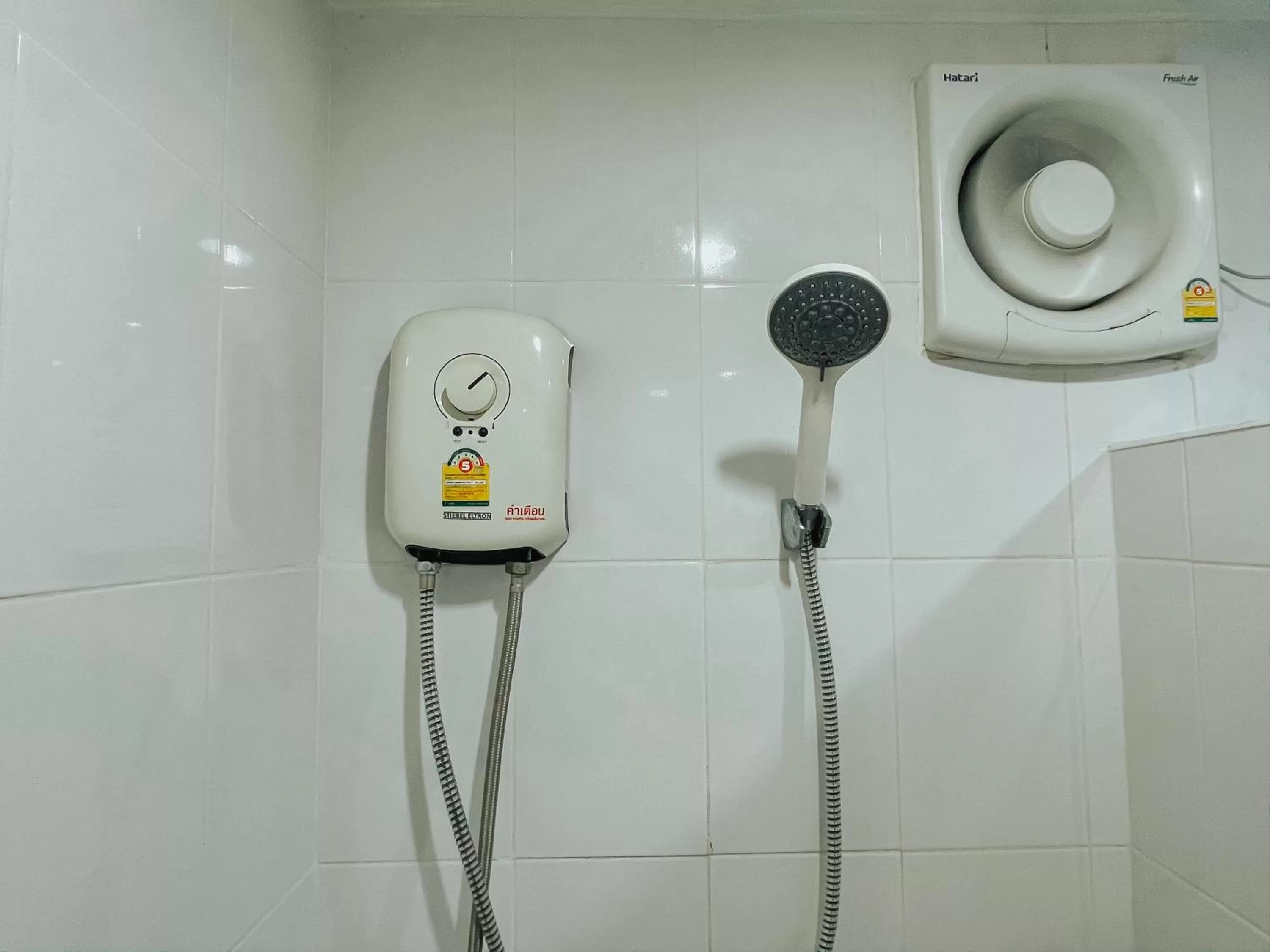 Shower in Don Muang Hotel