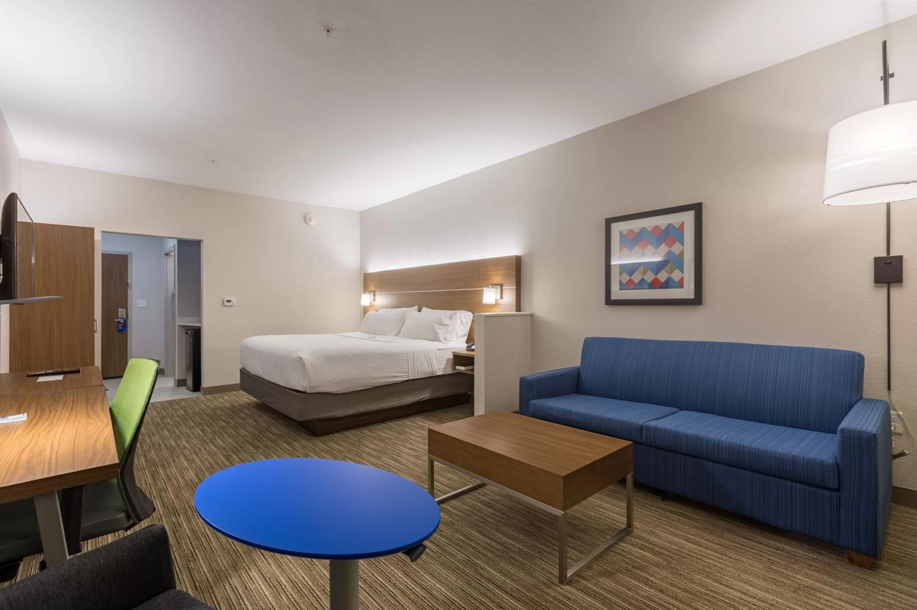 Living room, Bed in Holiday Inn Express & Suites - San Marcos South by IHG
