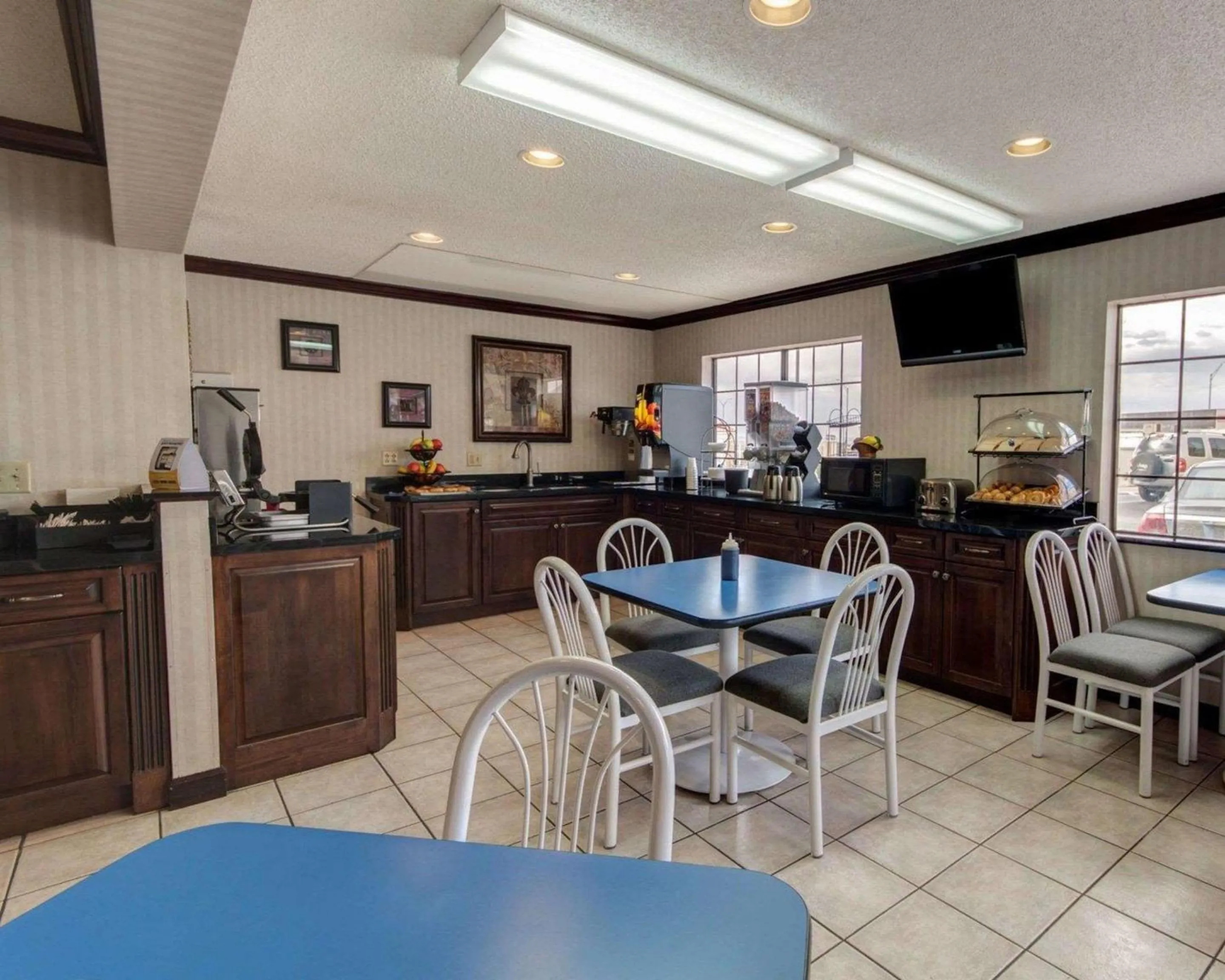 Restaurant/places to eat in Econo Lodge Inn & Suites El Paso West