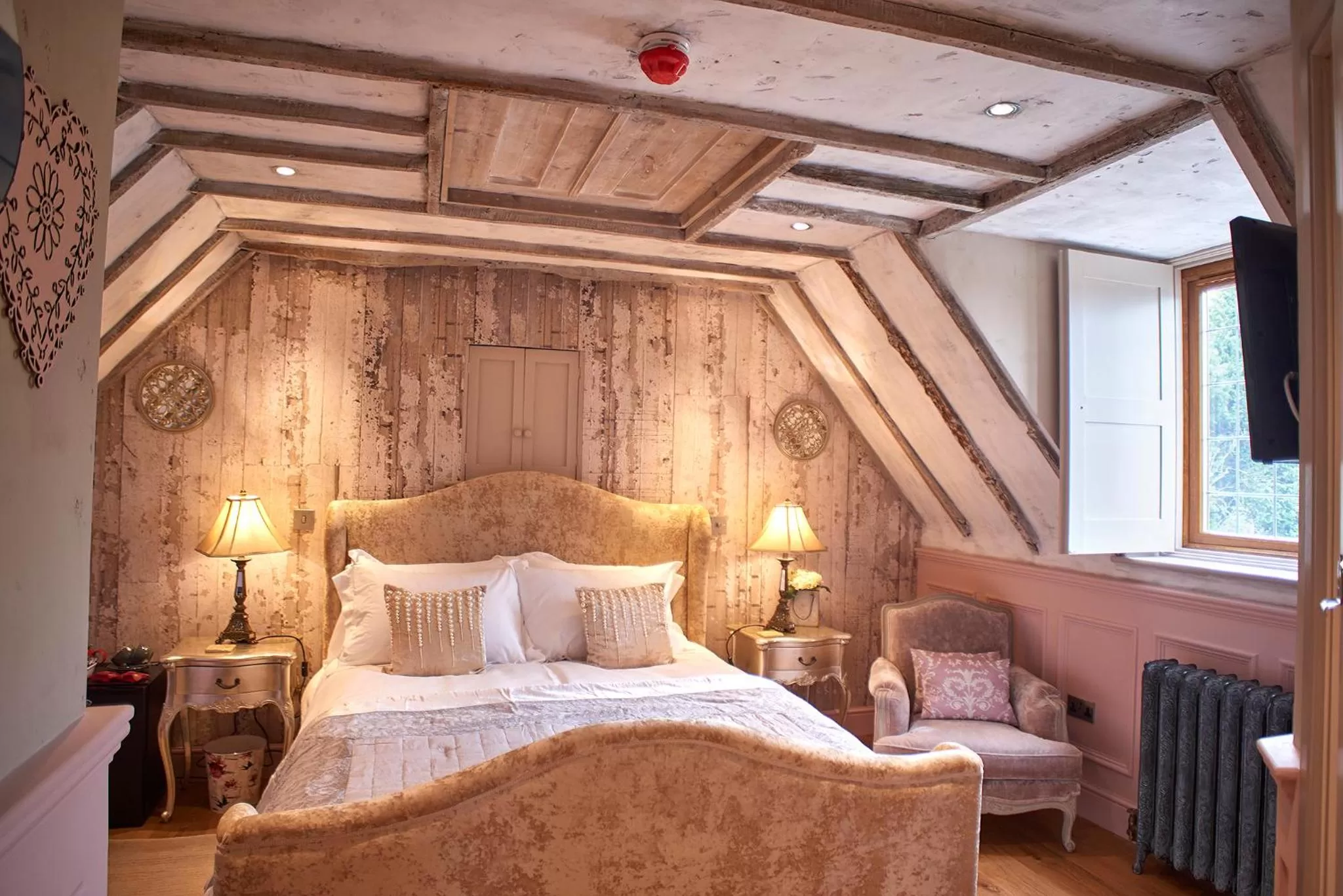 Bed in The Broad Leys