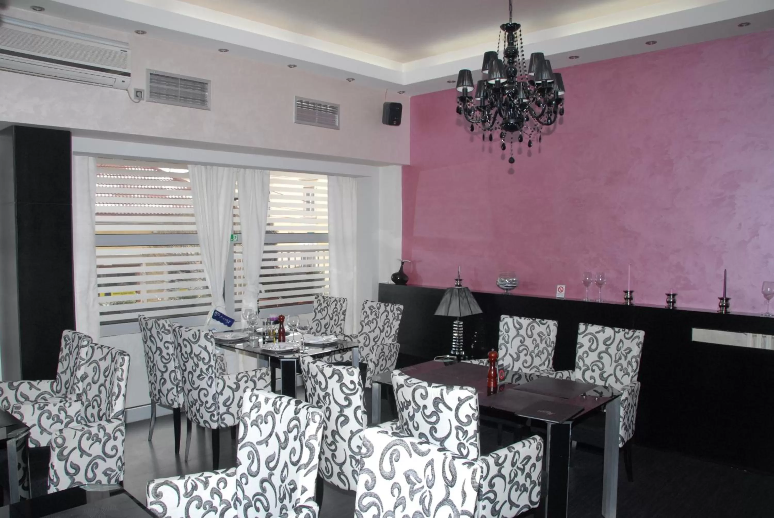 Restaurant/Places to Eat in B&B Rose