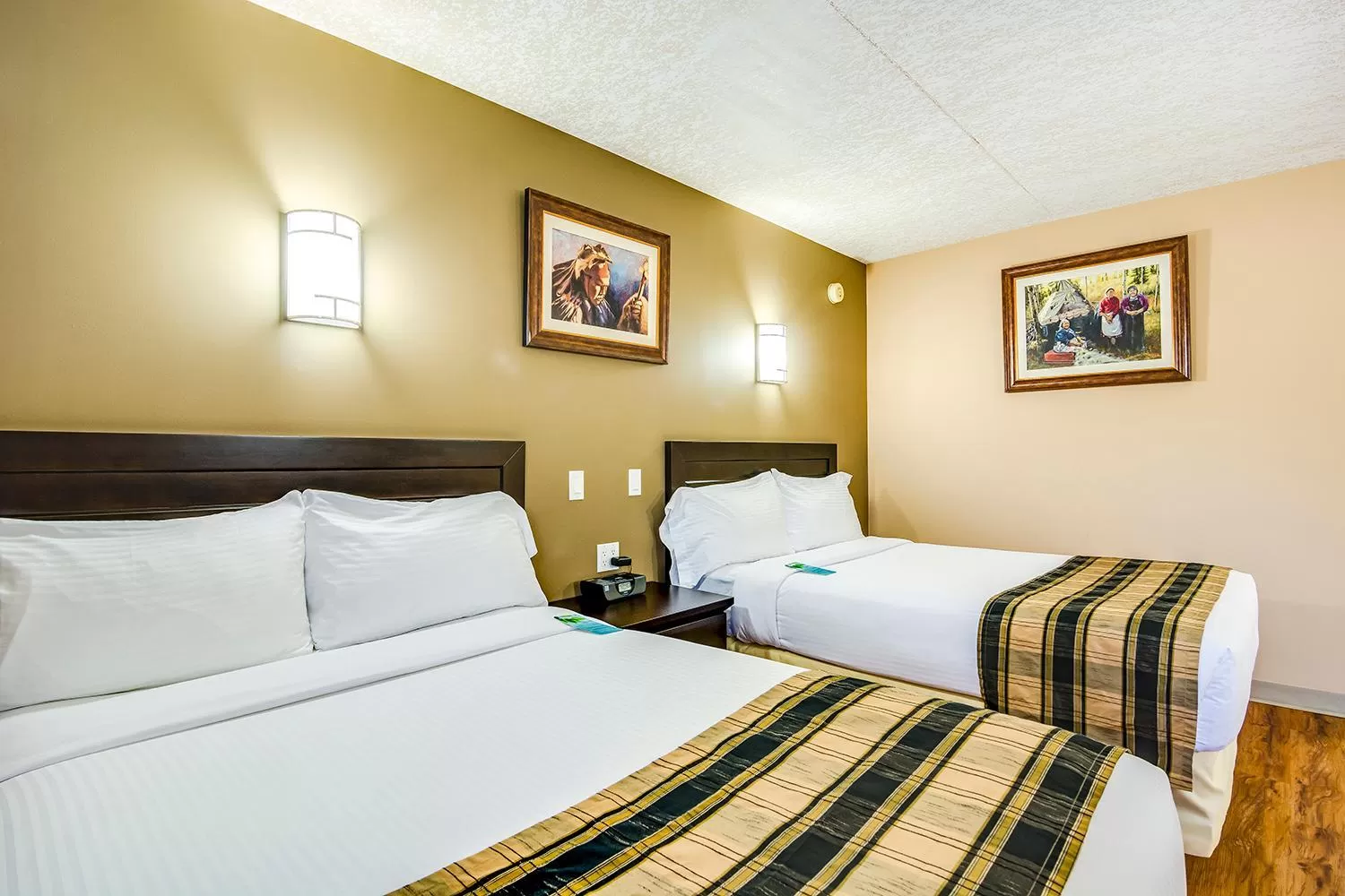 Standard Queen Room - Non Smoking in Quality Hotel & Conference Centre Sawridge