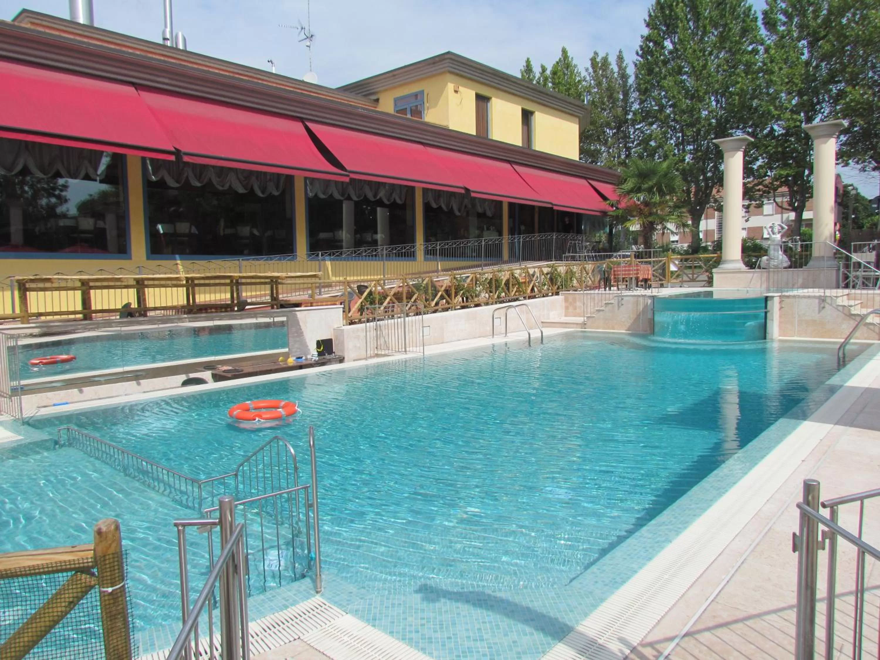 Swimming pool in Sul Bacino