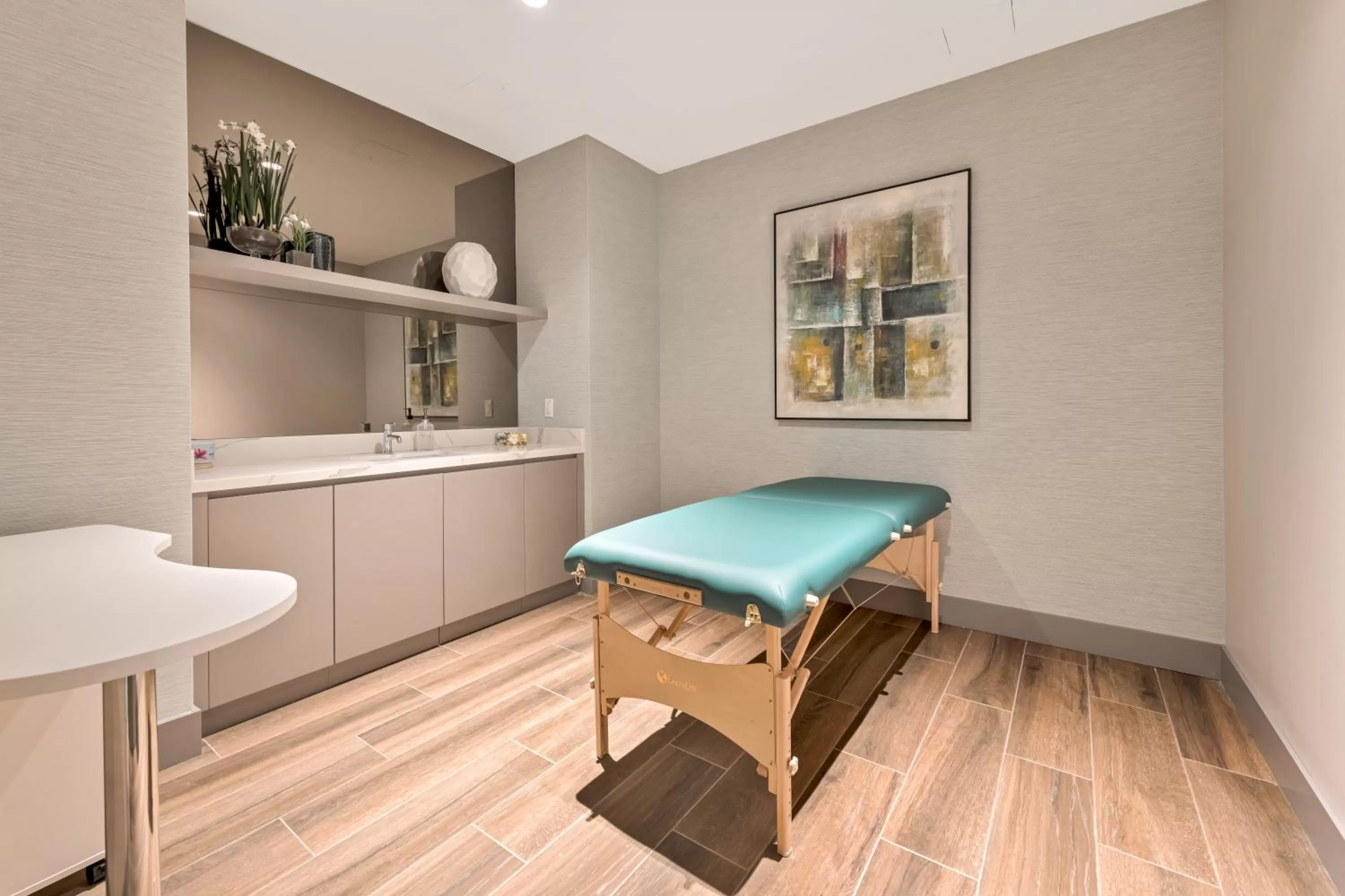 Massage in Provident Grand Luxury Short-Term Residences