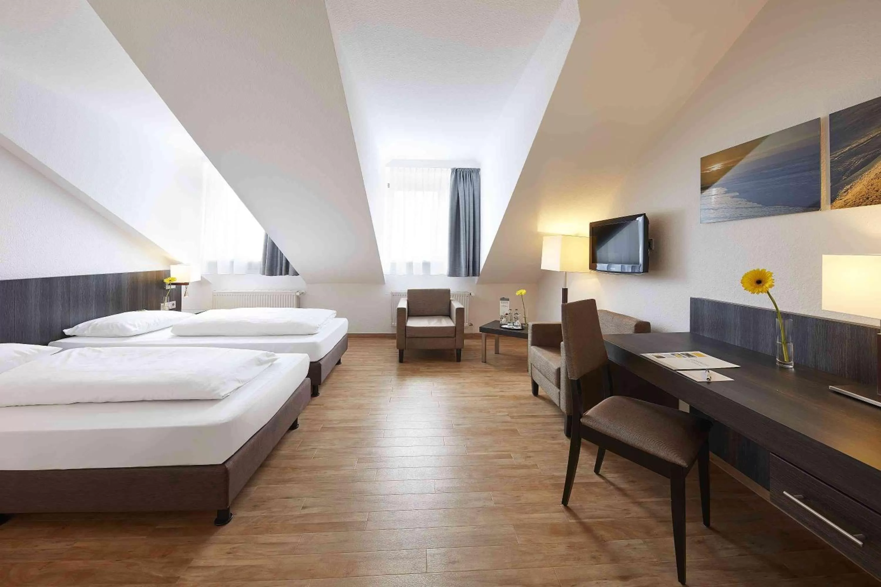 Bedroom, Bed in GHOTEL hotel & living Kiel