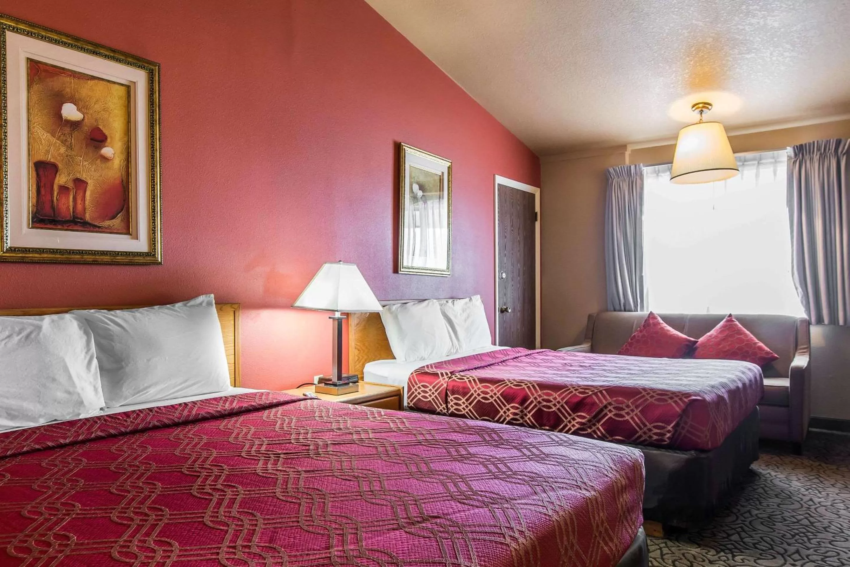 Photo of the whole room in Rodeway Inn