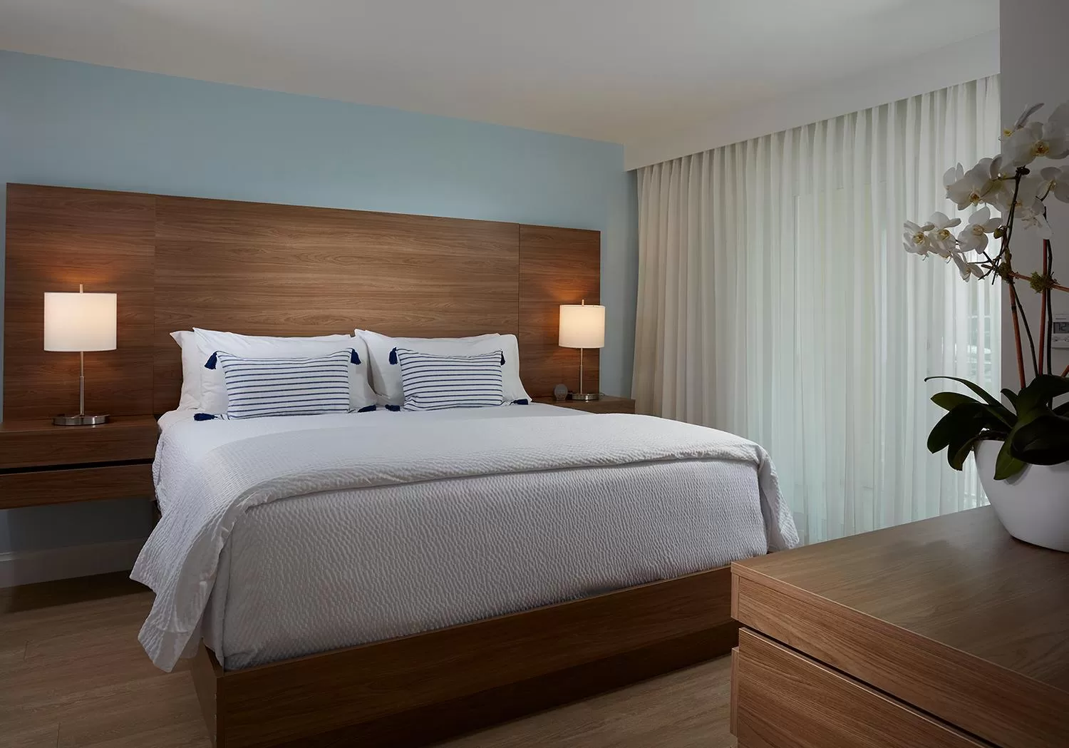 Bedroom, Bed in The Pointe Hotel