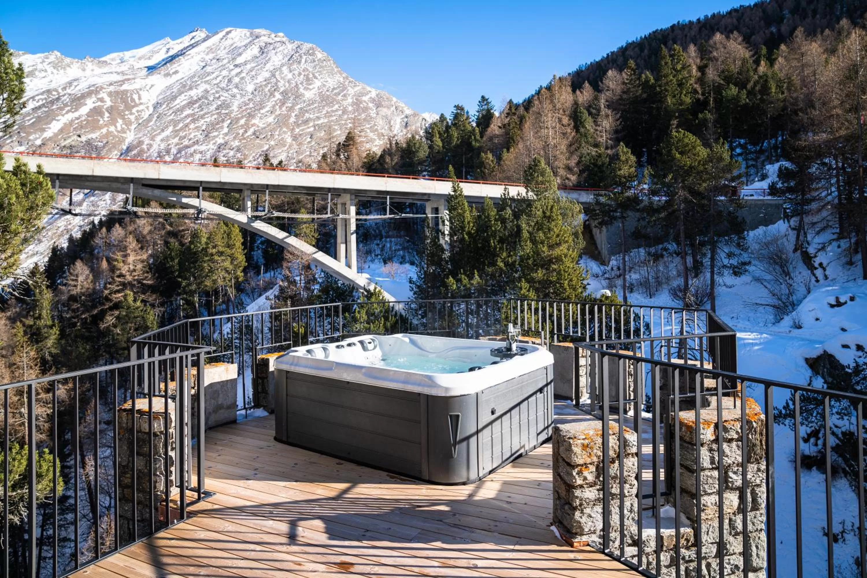 Swimming pool in Boutique Hotel La Gorge