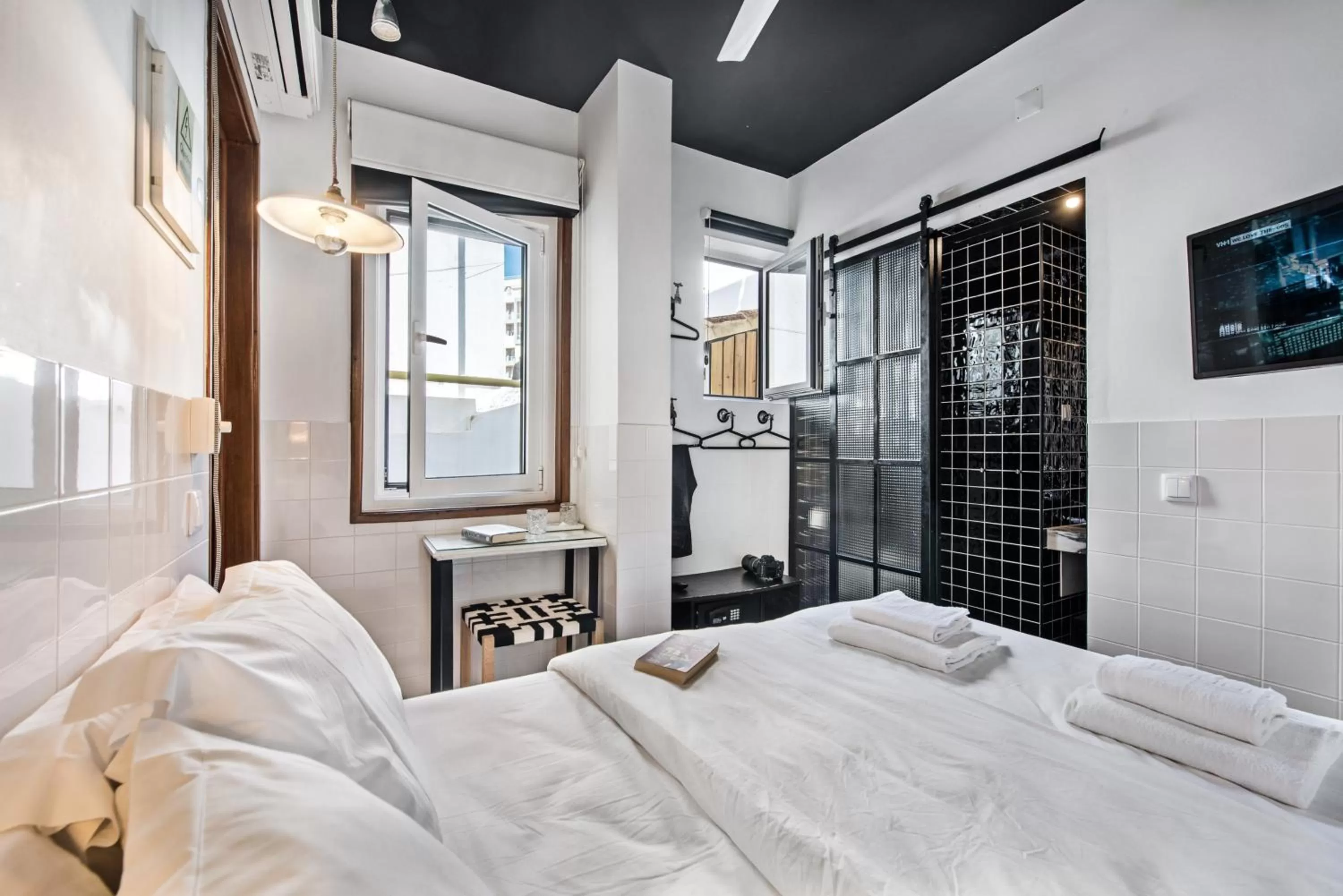 Bed in Lemon Tree Stay