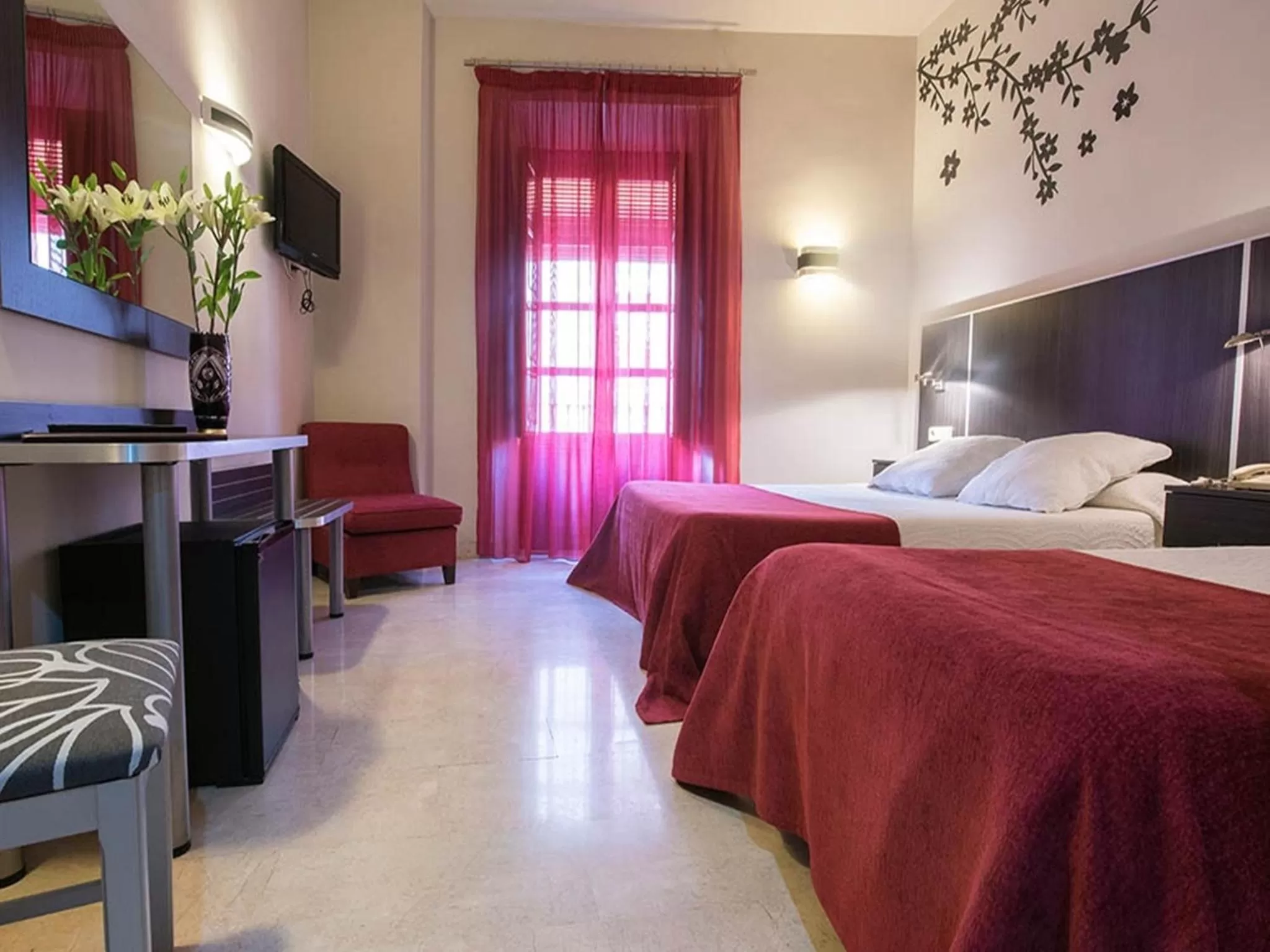 Photo of the whole room in Las Nieves